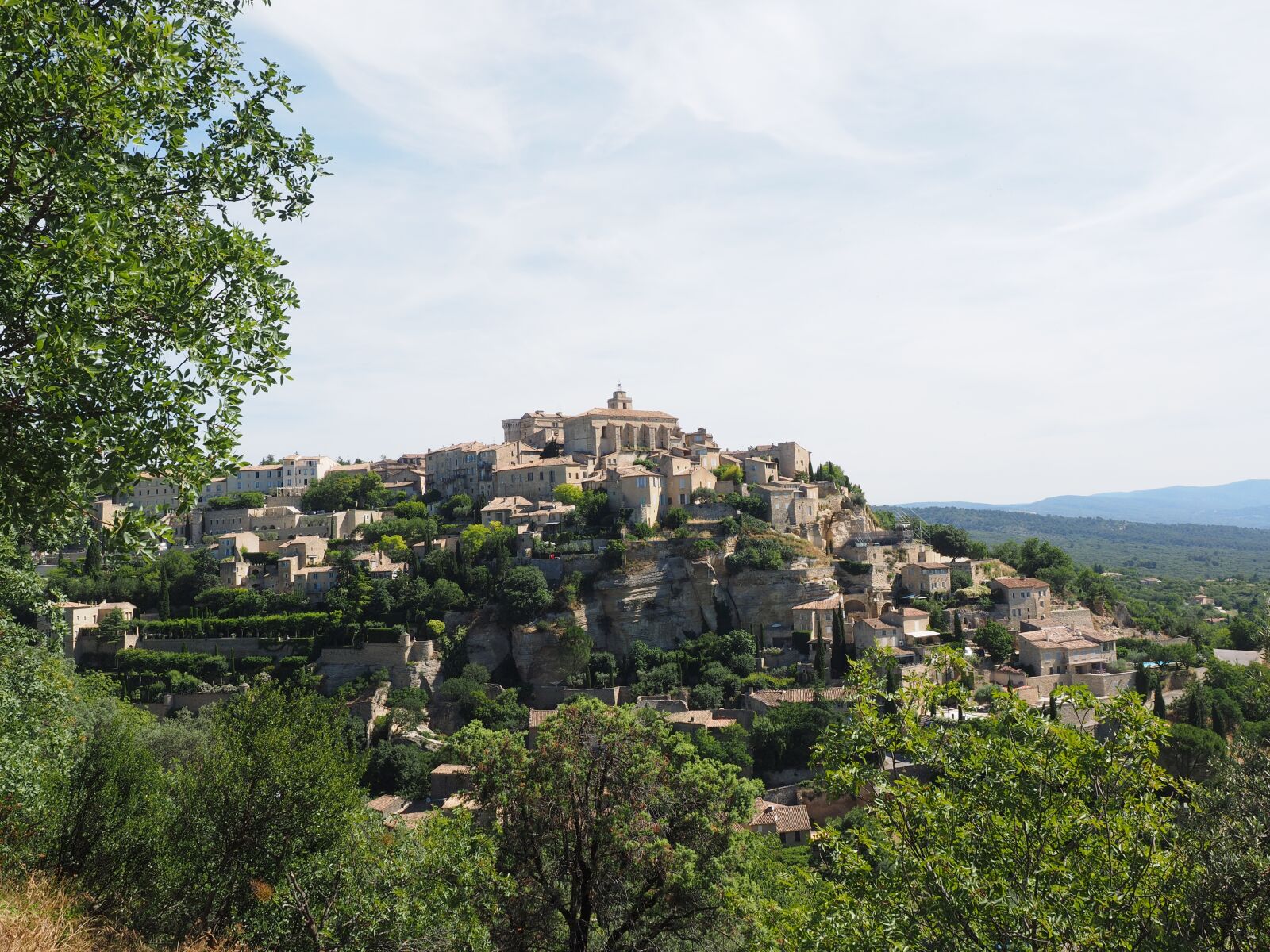 Olympus OM-D E-M1 + Olympus M.Zuiko Digital ED 12-40mm F2.8 Pro sample photo. Gordes, village, ch teau photography