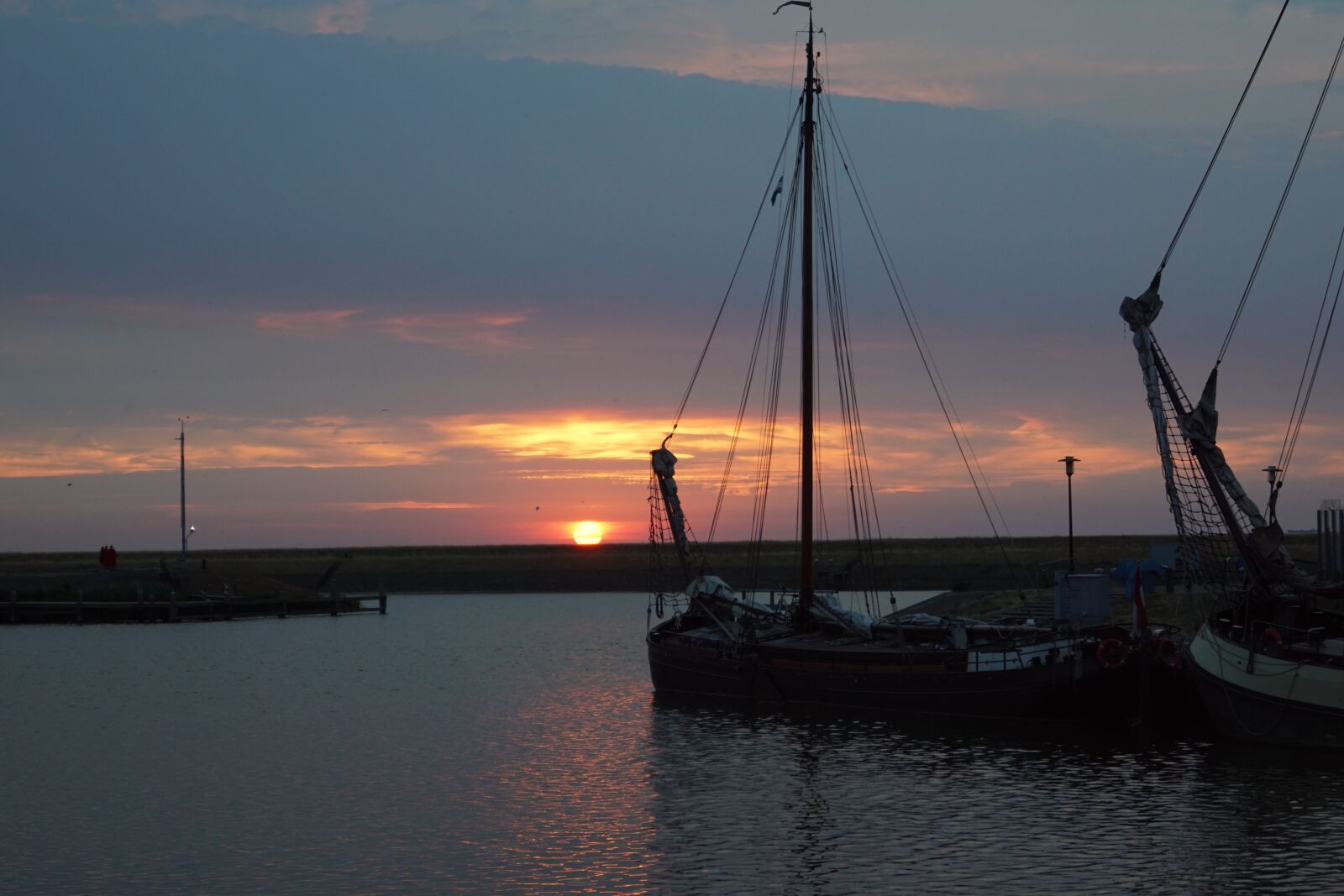 Sony SLT-A68 + Sony DT 18-55mm F3.5-5.6 SAM II sample photo. Stavoren, netherlands, sunset photography