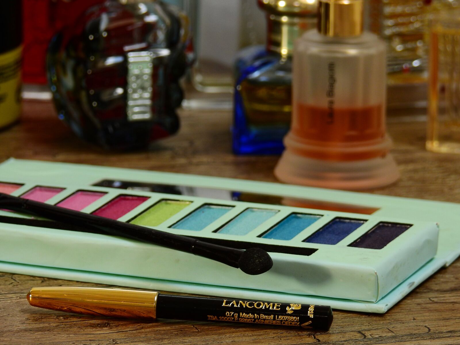 Nikon Coolpix P900 sample photo. Cosmetics, make up, eye photography