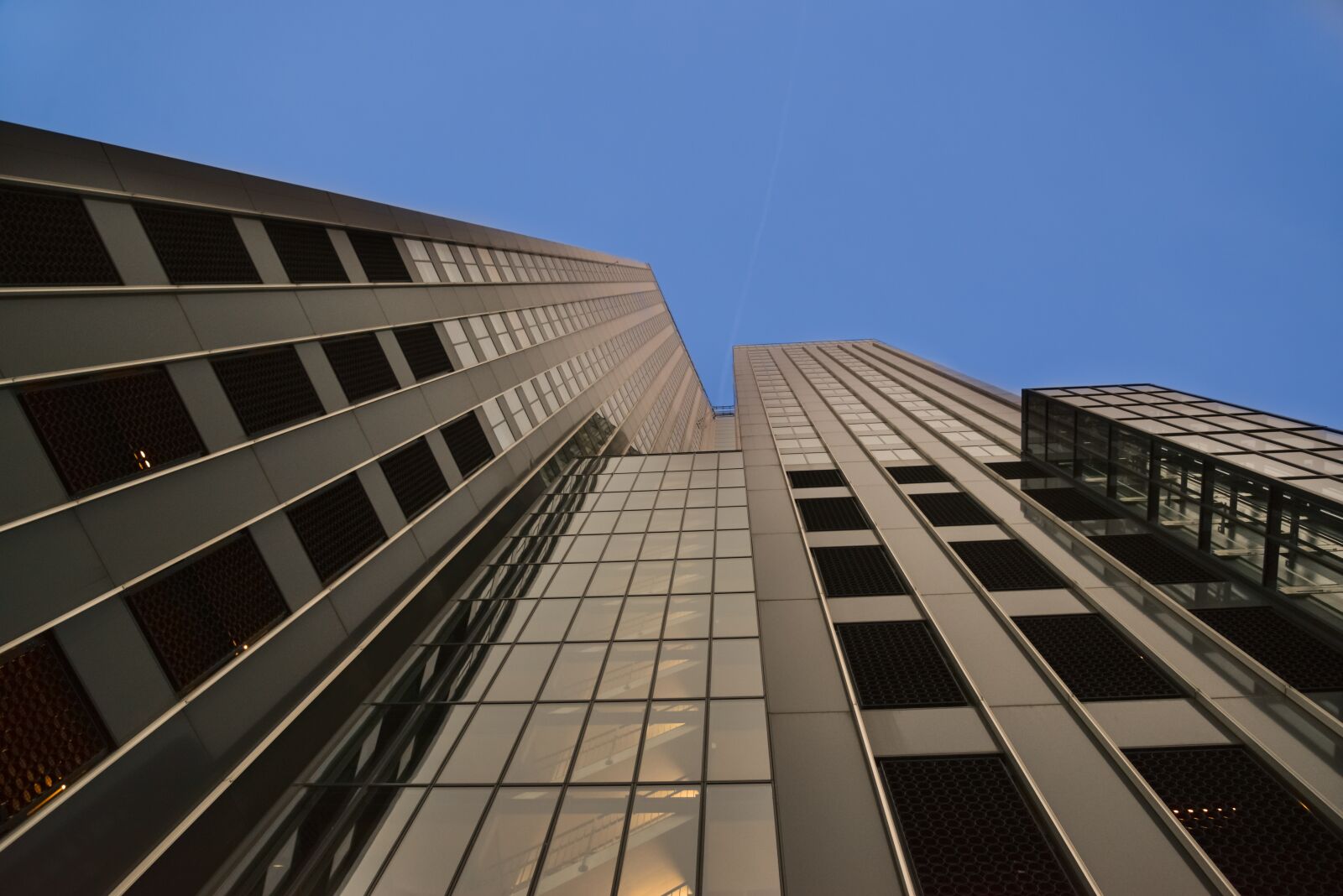 Nikon D610 sample photo. Skyscraper, rotterdam, dutch photography