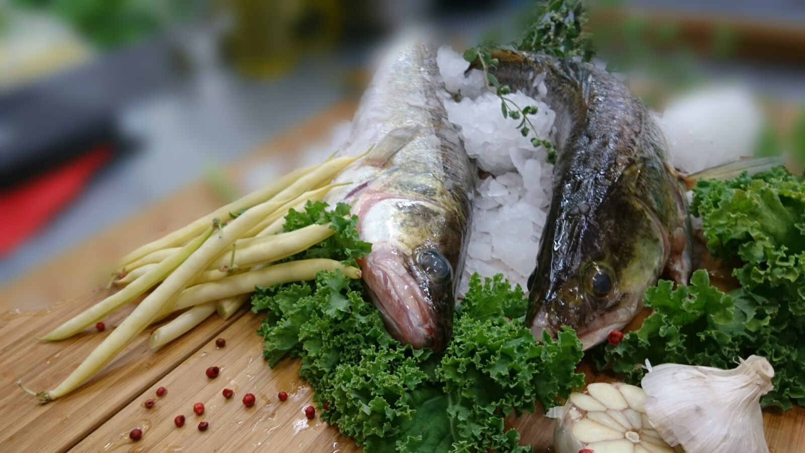 Sony Xperia X sample photo. Eating, seafood, bread photography