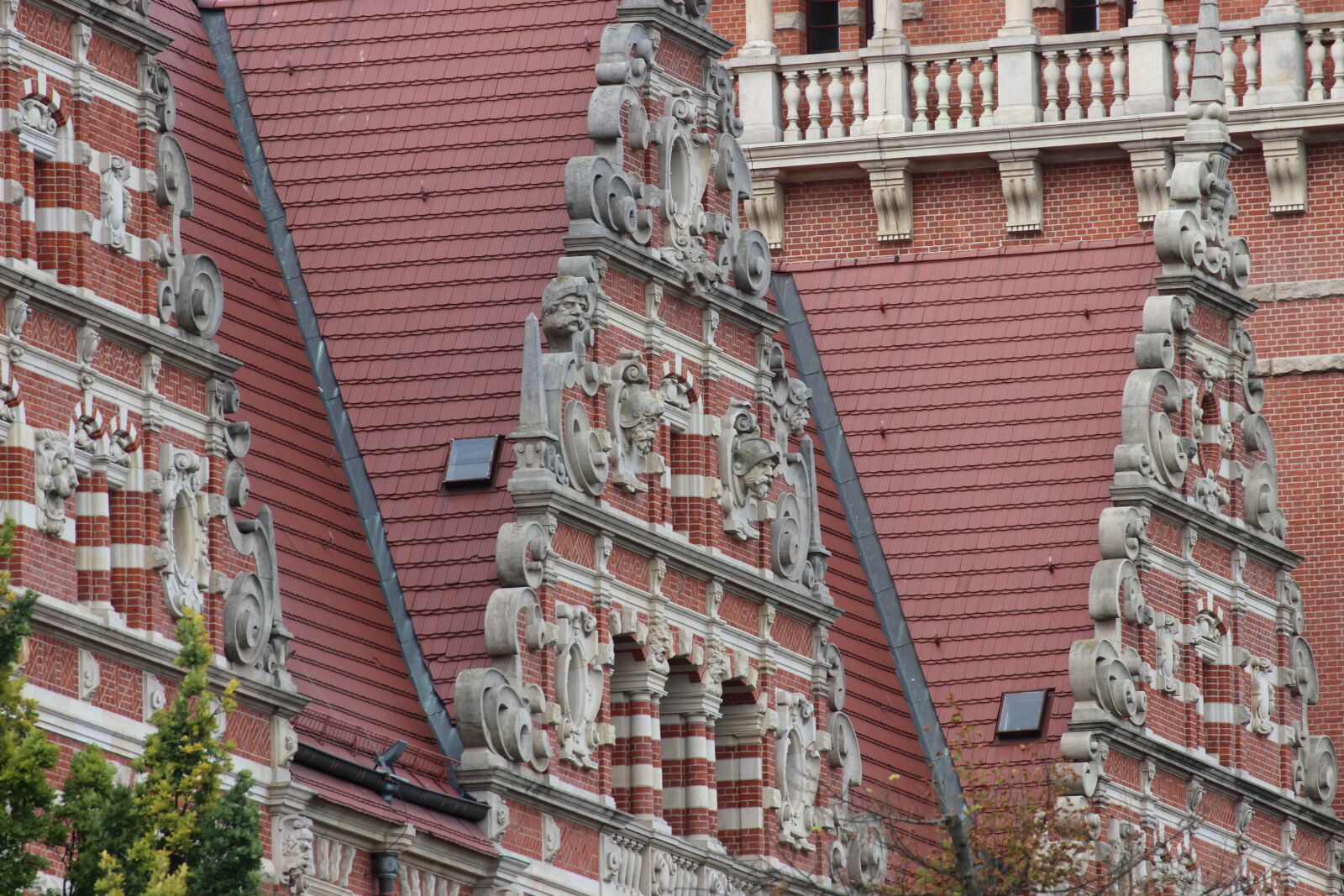 Canon EOS 80D sample photo. Facade, stettin, ornament photography