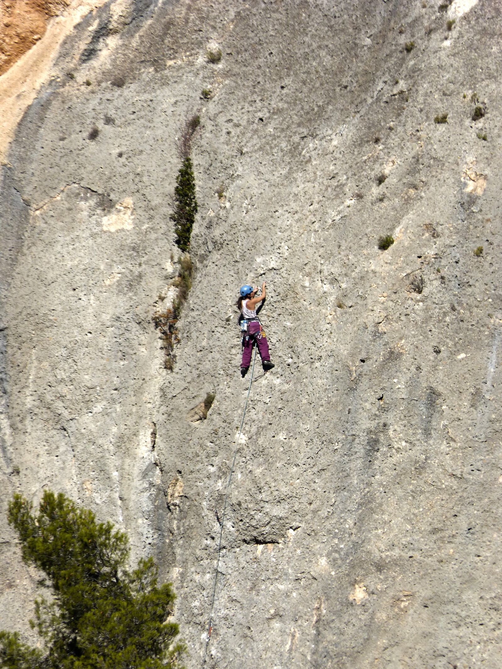 Panasonic DMC-FZ62 sample photo. Escalation, rock, climbers photography