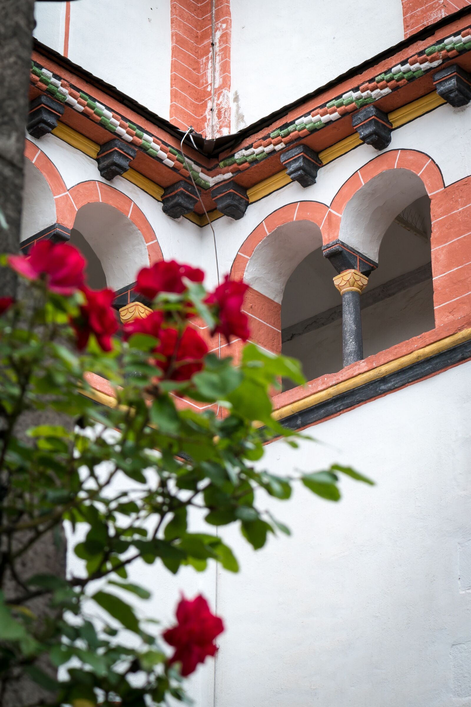 Samsung NX300M + Samsung NX 50-200mm F4-5.6 ED OIS sample photo. Window, cloister, church photography