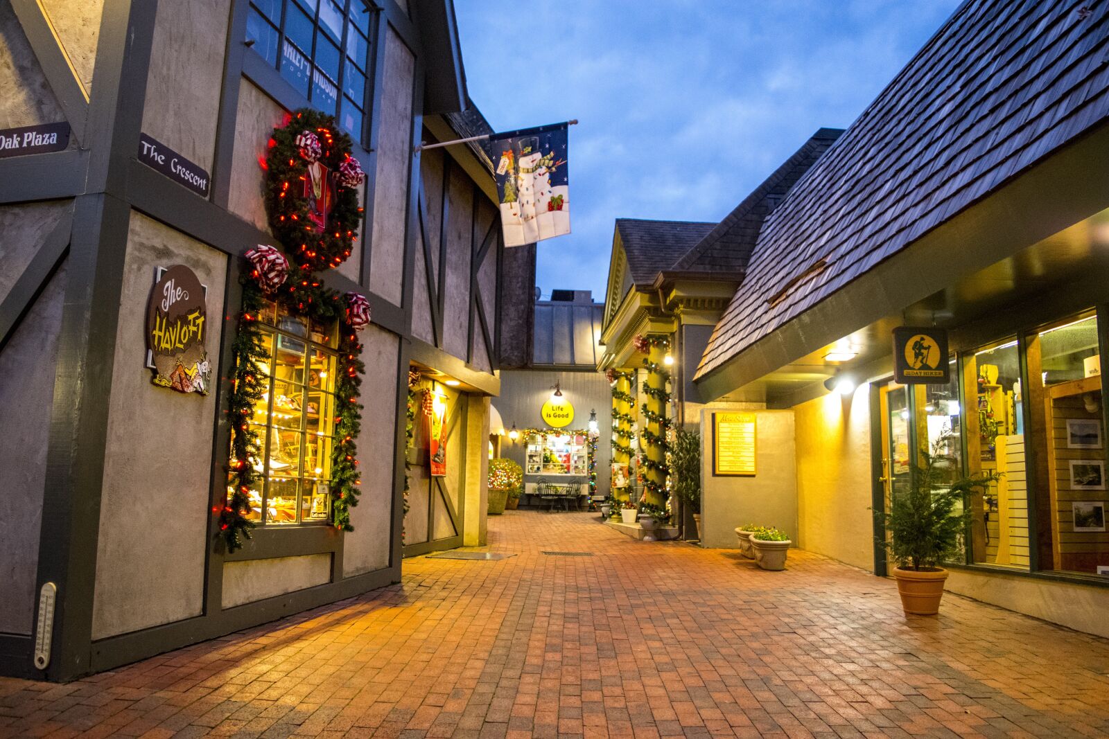 Nikon D5300 sample photo. Gatlinburg, marketplace, village photography