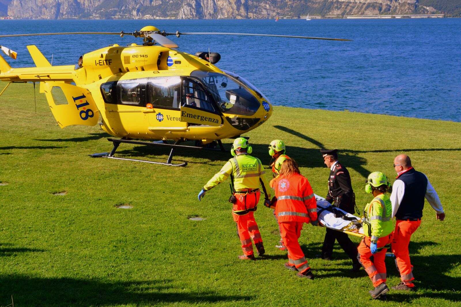 Nikon D7100 sample photo. Rescue, helicopter, lake photography