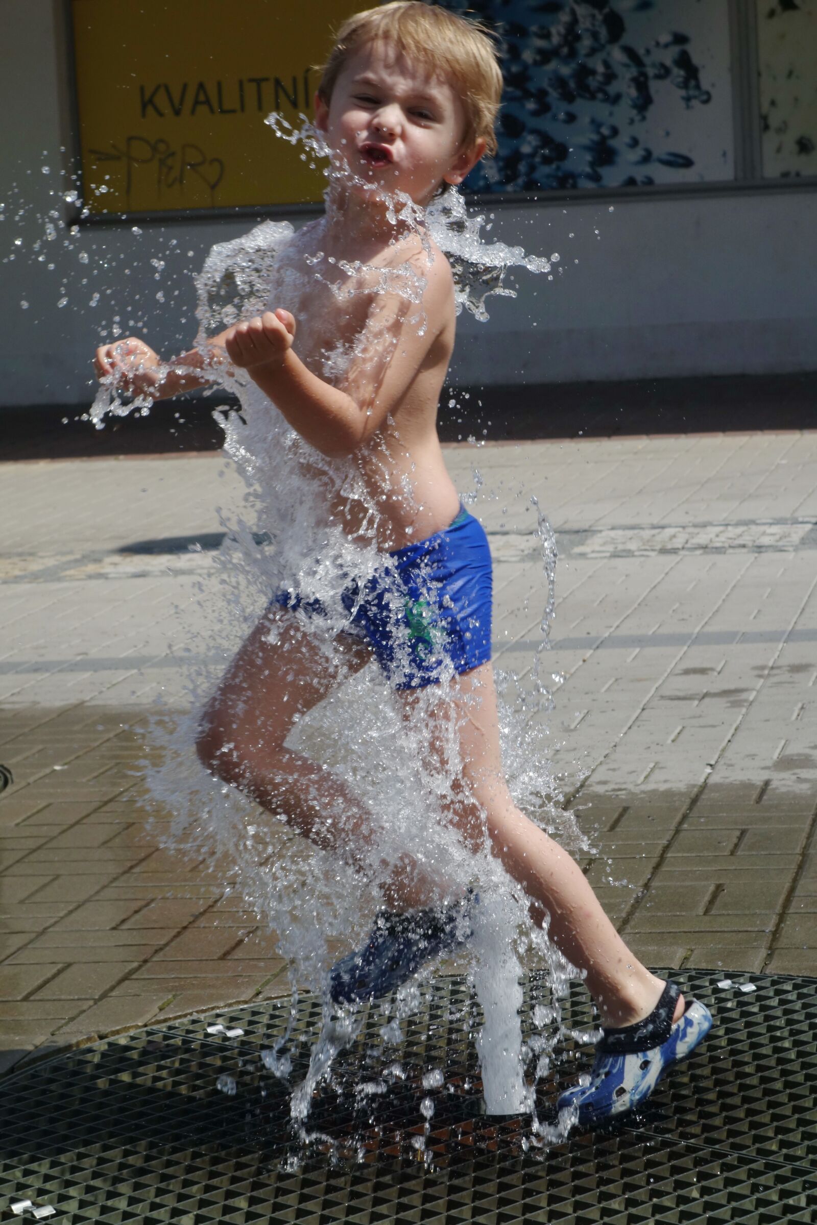 Sony Cyber-shot DSC-RX100 sample photo. Water, fountain, prague photography