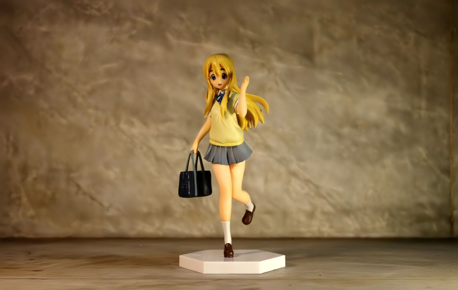 Pentax K-r sample photo. Tsumugi kotobuki k-on, young photography
