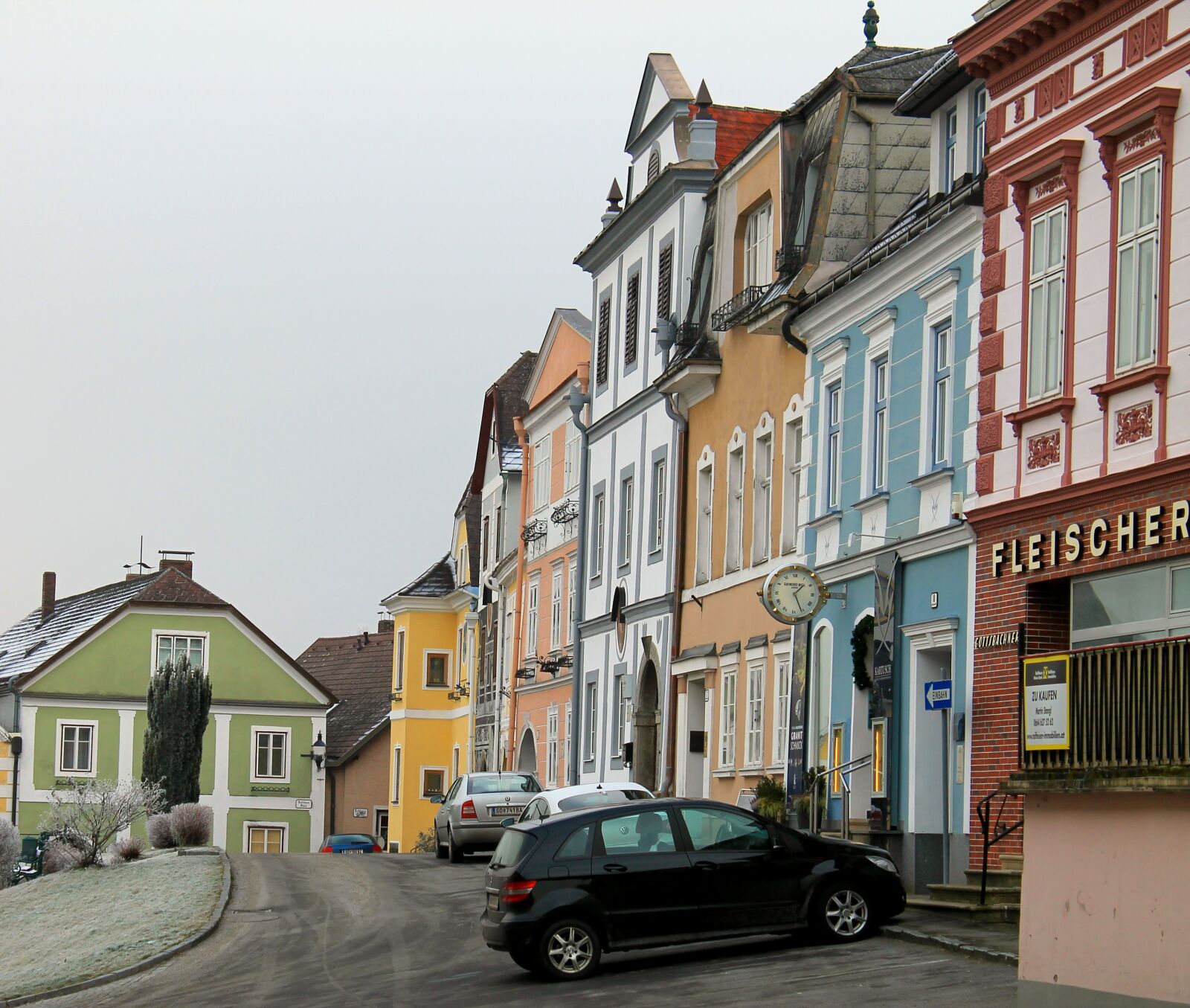 Canon EOS 1100D (EOS Rebel T3 / EOS Kiss X50) sample photo. Houses, row of houses photography