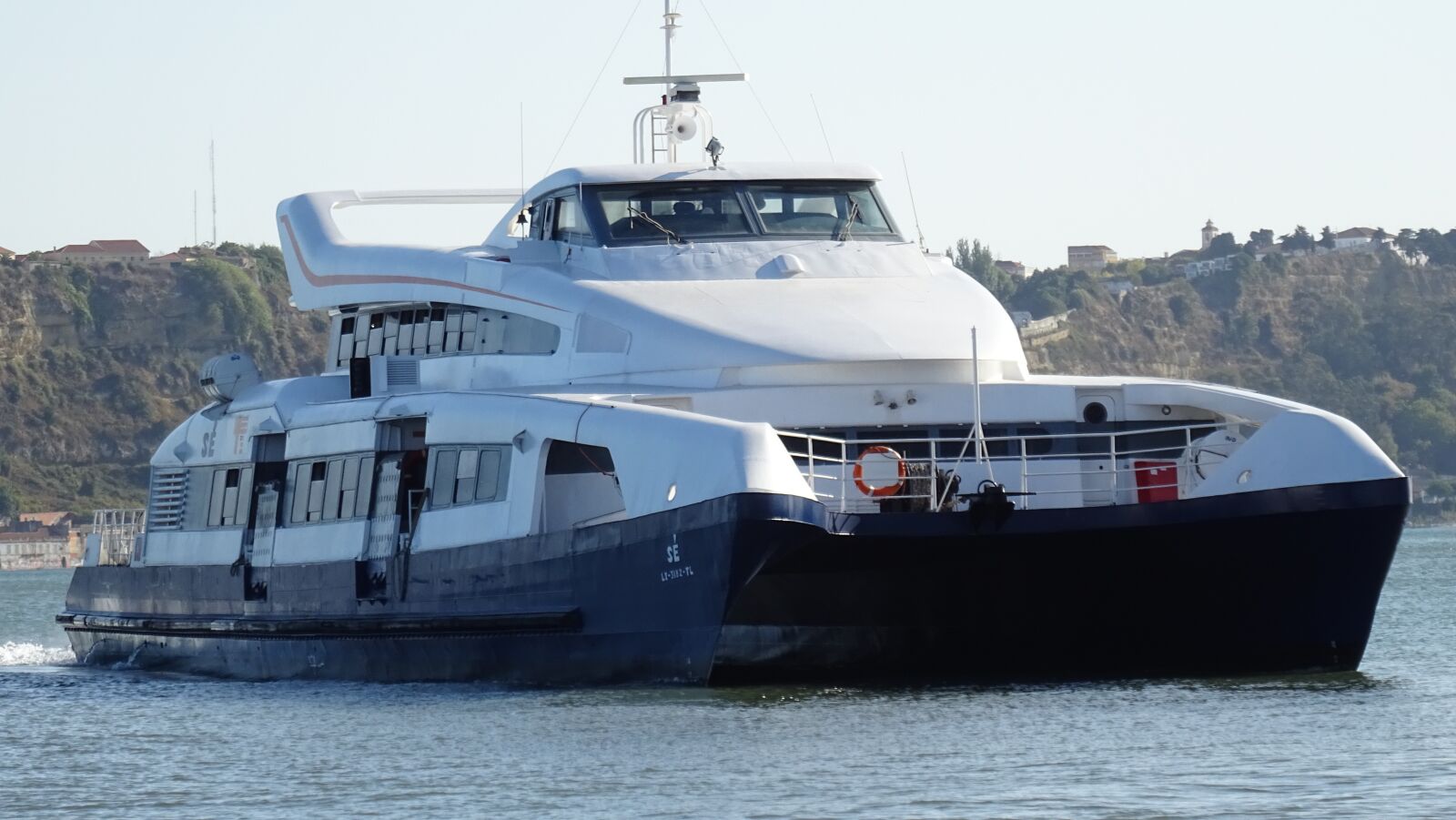 Sony DSC-HX60 sample photo. Ship, catamaran, the hydrofoil photography