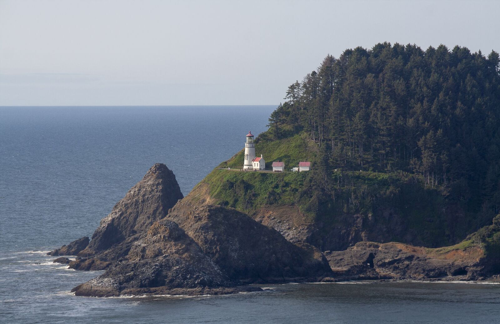Canon EOS 350D (EOS Digital Rebel XT / EOS Kiss Digital N) sample photo. Oregon, light house, house photography