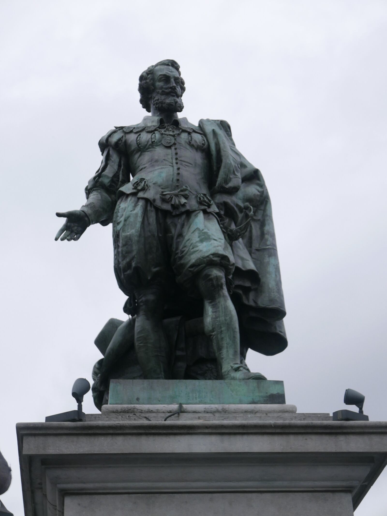 Panasonic Lumix DMC-LX100 sample photo. Antwerp, rubens, statue photography