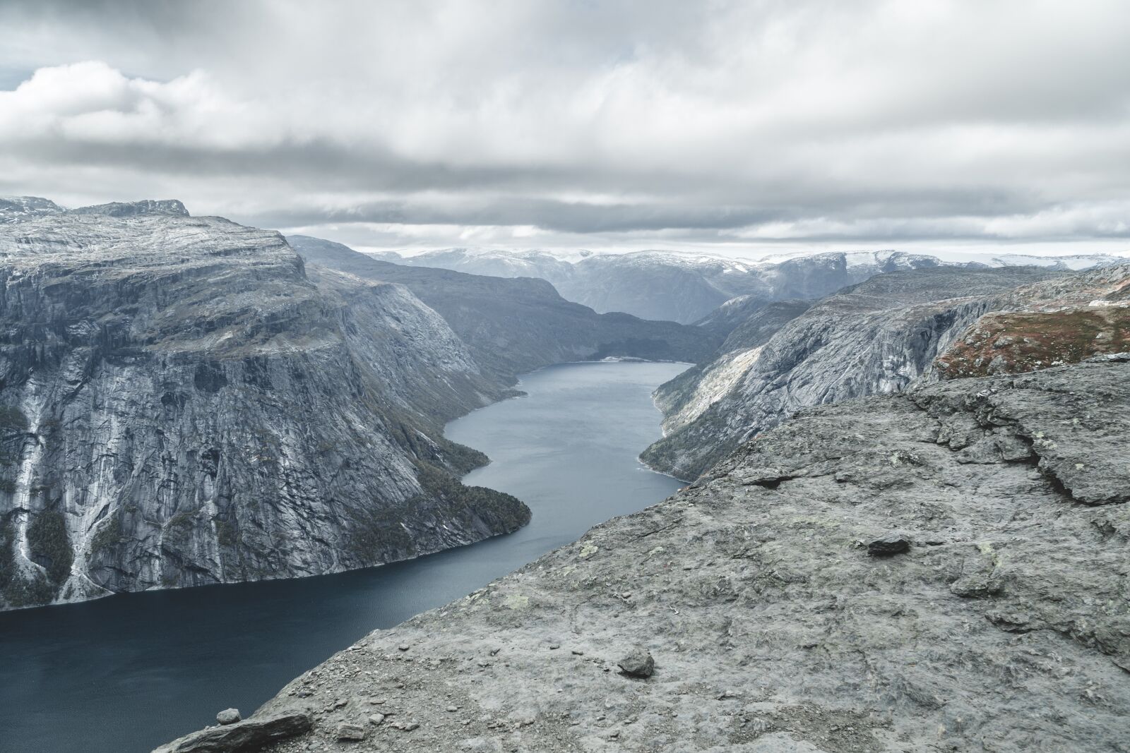 Sony a6000 + Sony E PZ 18-105mm F4 G OSS sample photo. Path, norway, landscape photography