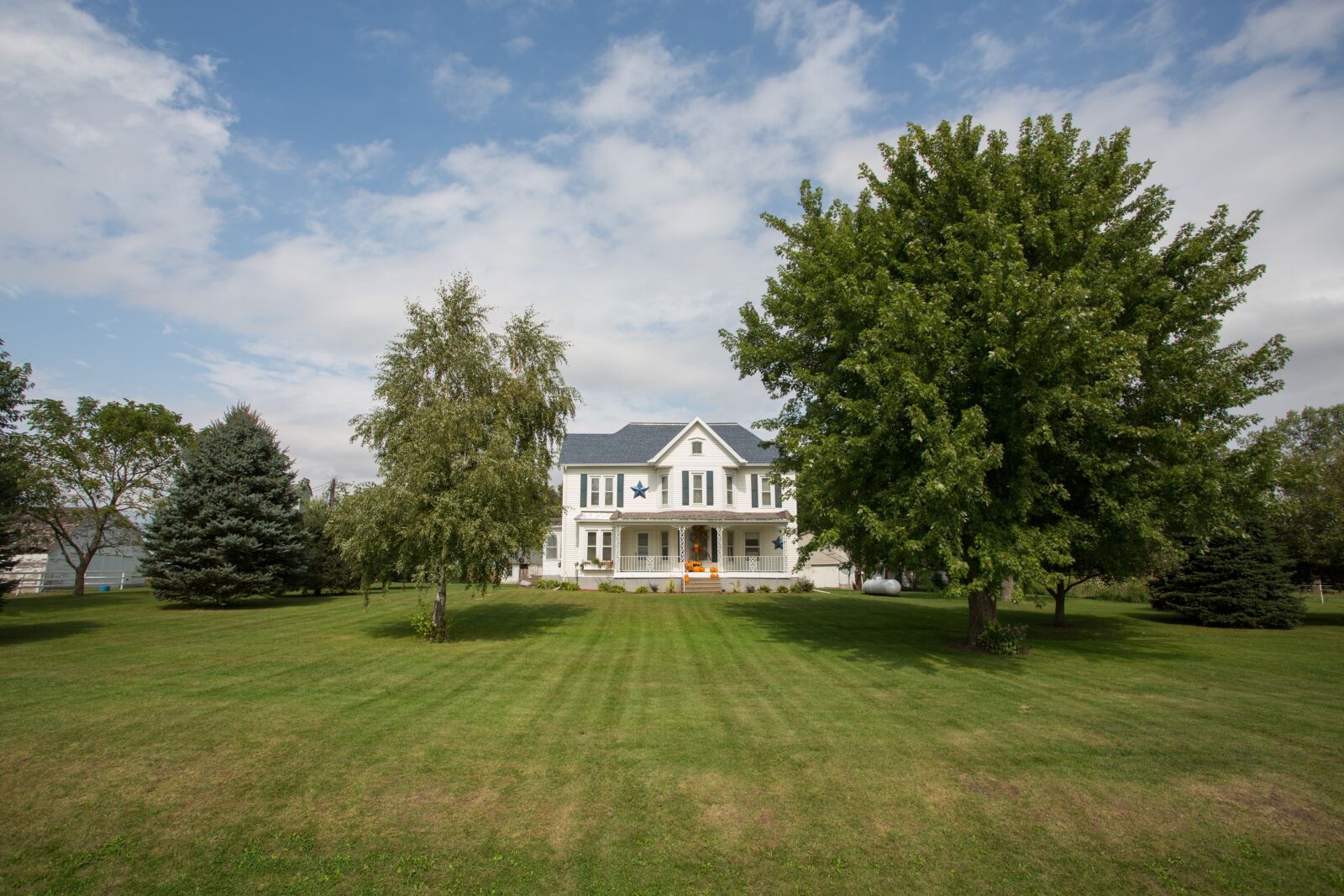 Canon EF 17-40mm F4L USM sample photo. Acreage, real estate, home photography