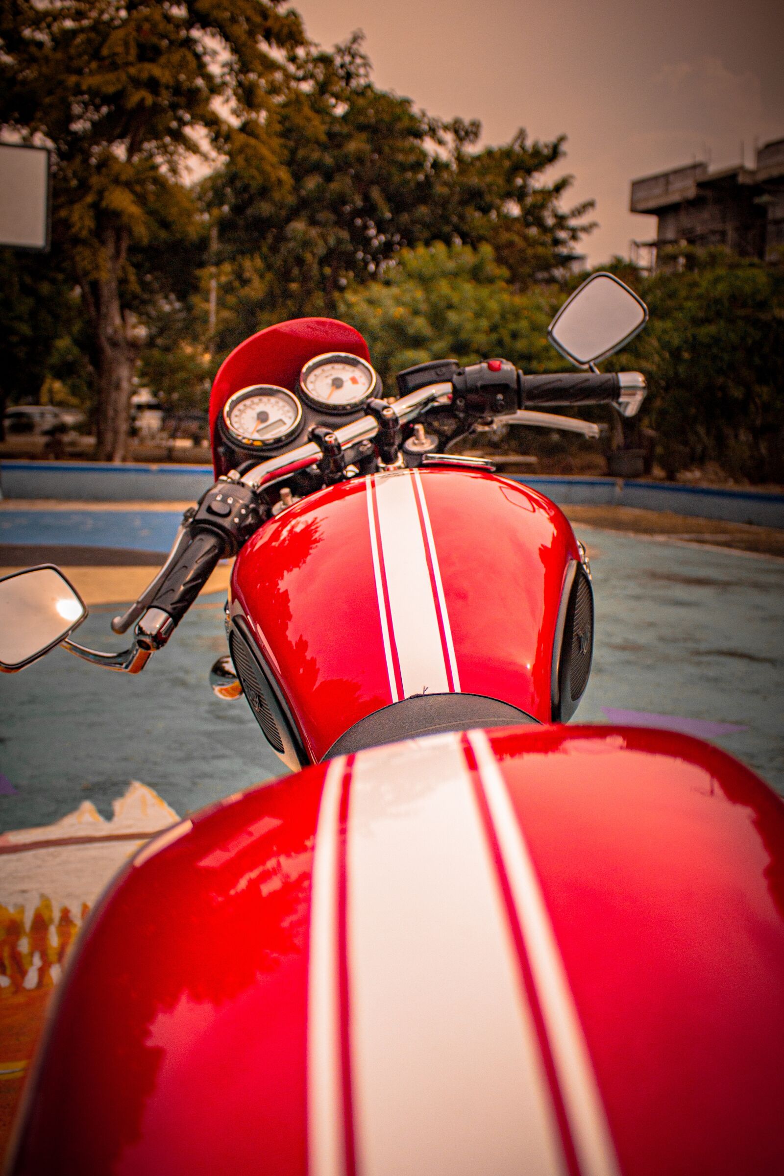 Canon EOS 60D + Canon EF-S 18-55mm F3.5-5.6 IS STM sample photo. Triumph, motor, motorcycle photography