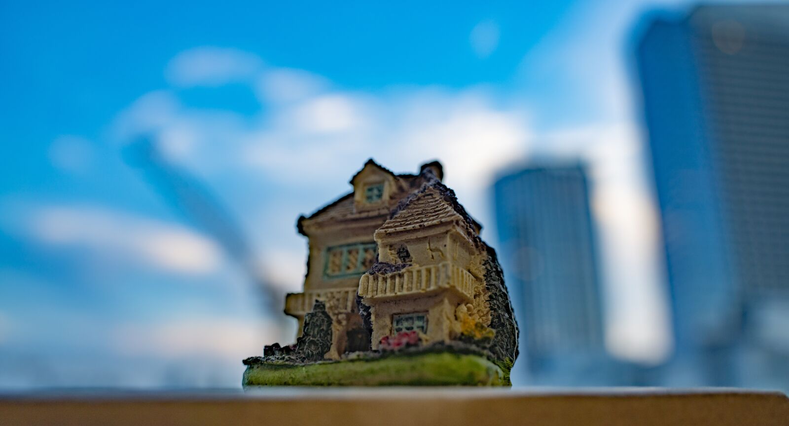Tamron 28-200mm F2.8-5.6 Di III RXD sample photo. Toy, house, sky photography