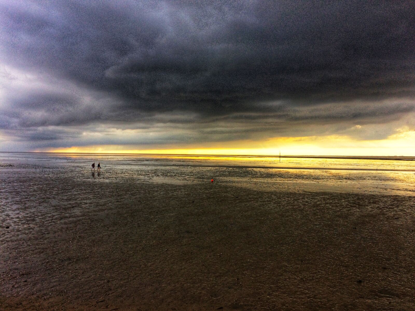 iPhone 5s back camera 4.15mm f/2.2 sample photo. Beach, evening, sea photography