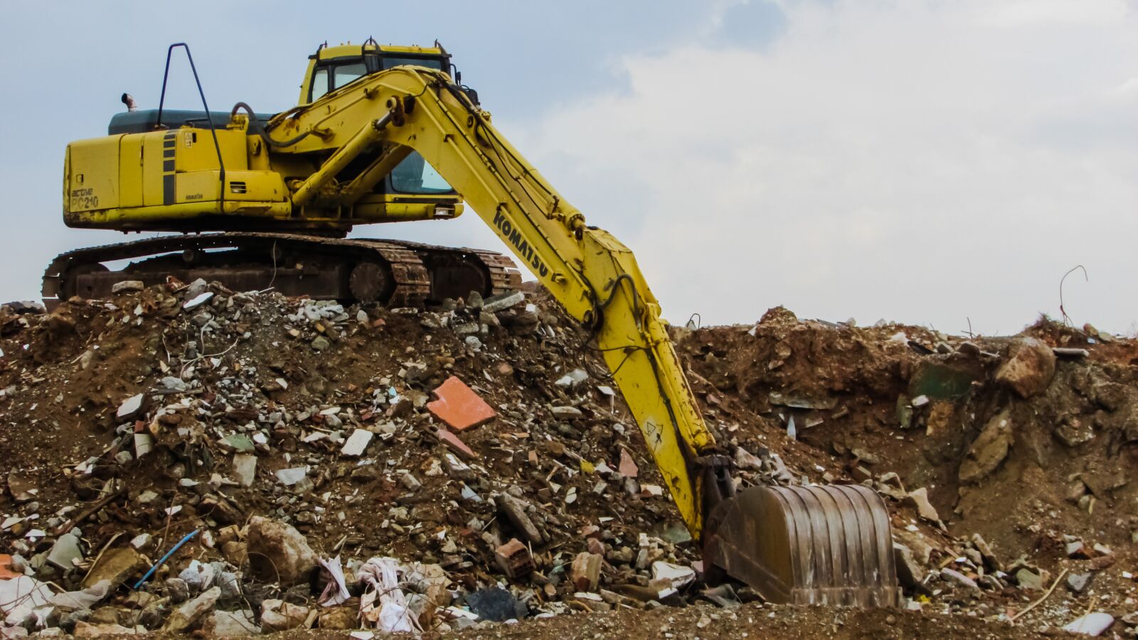 Canon PowerShot SX400 IS sample photo. Digger, heavy machine, equipment photography