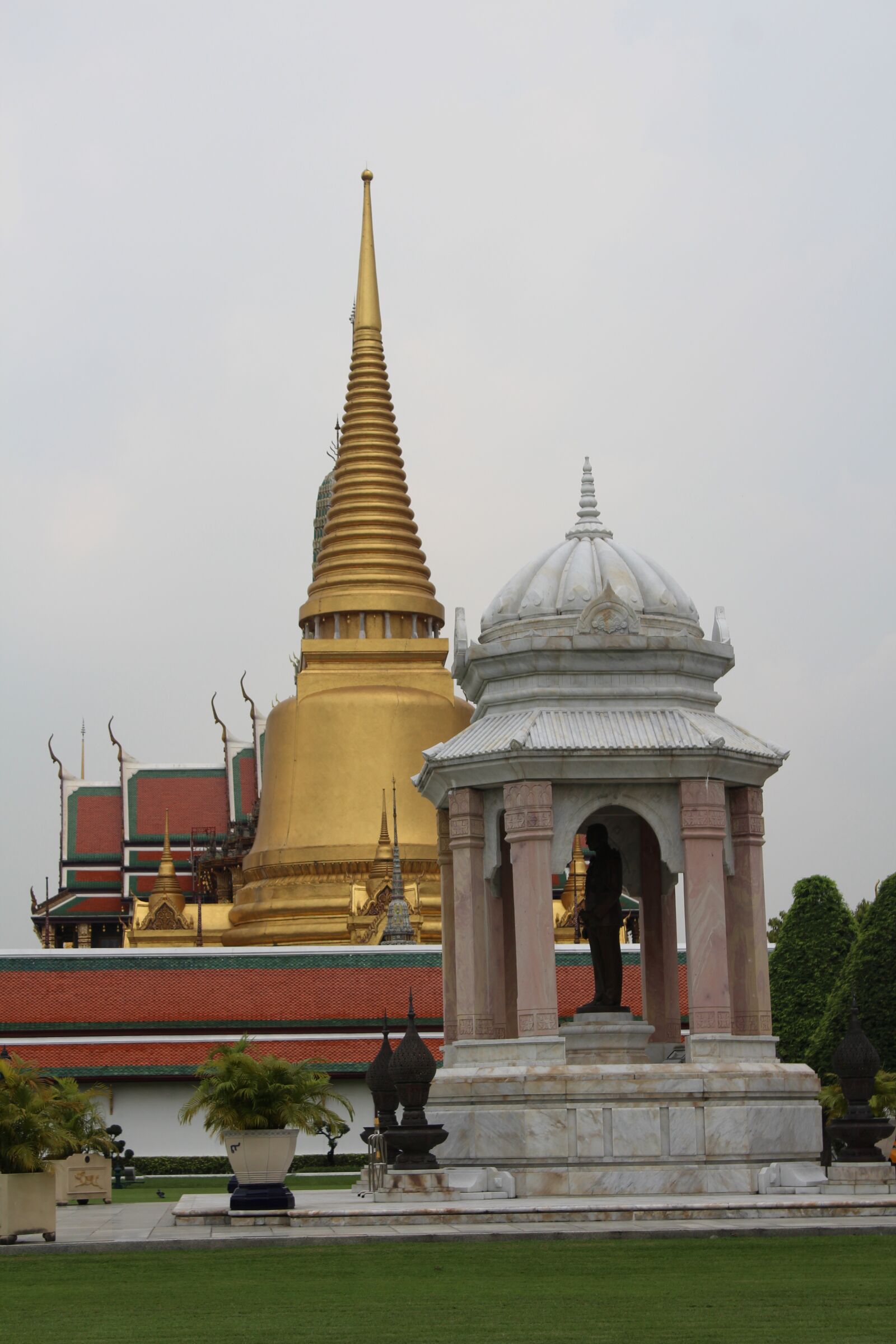 Canon EOS 1200D (EOS Rebel T5 / EOS Kiss X70 / EOS Hi) sample photo. Palace, bangkok, buddhism photography