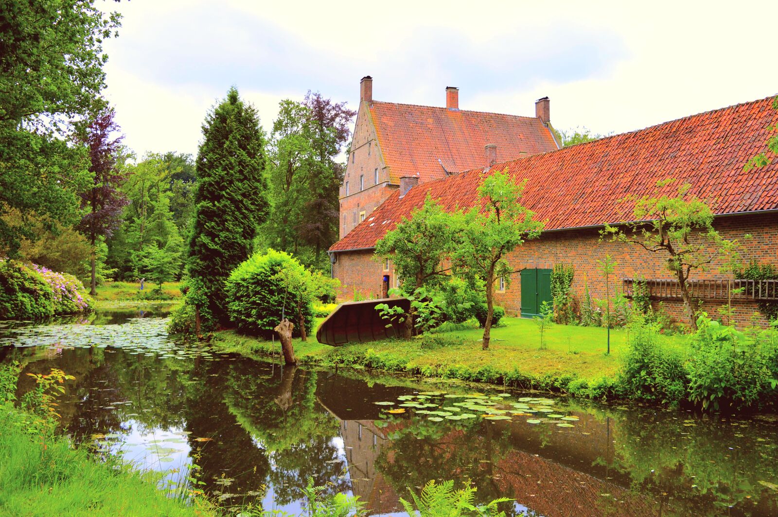 Nikon D3200 sample photo. Water, house, mirroring photography