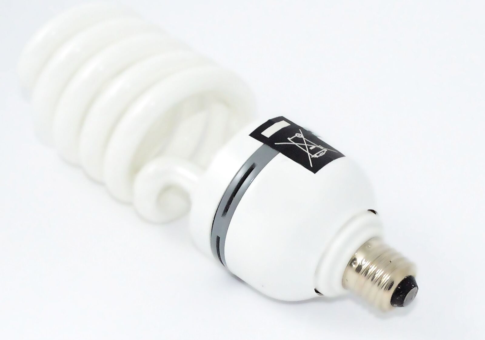 Nikon D5100 sample photo. Light bulb, electricity, technology photography