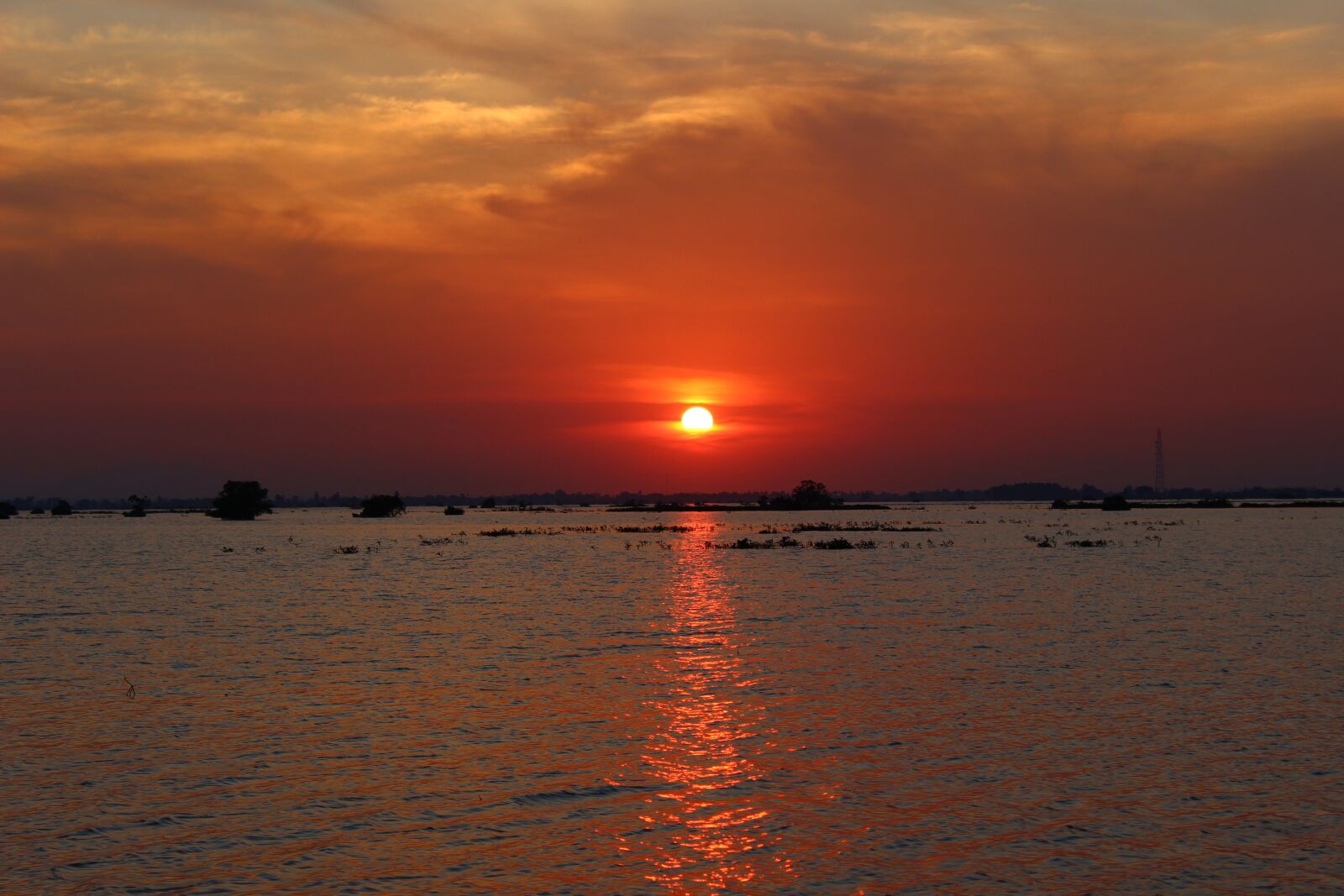 Canon EOS 600D (Rebel EOS T3i / EOS Kiss X5) sample photo. Sunset, sun, khmer photography