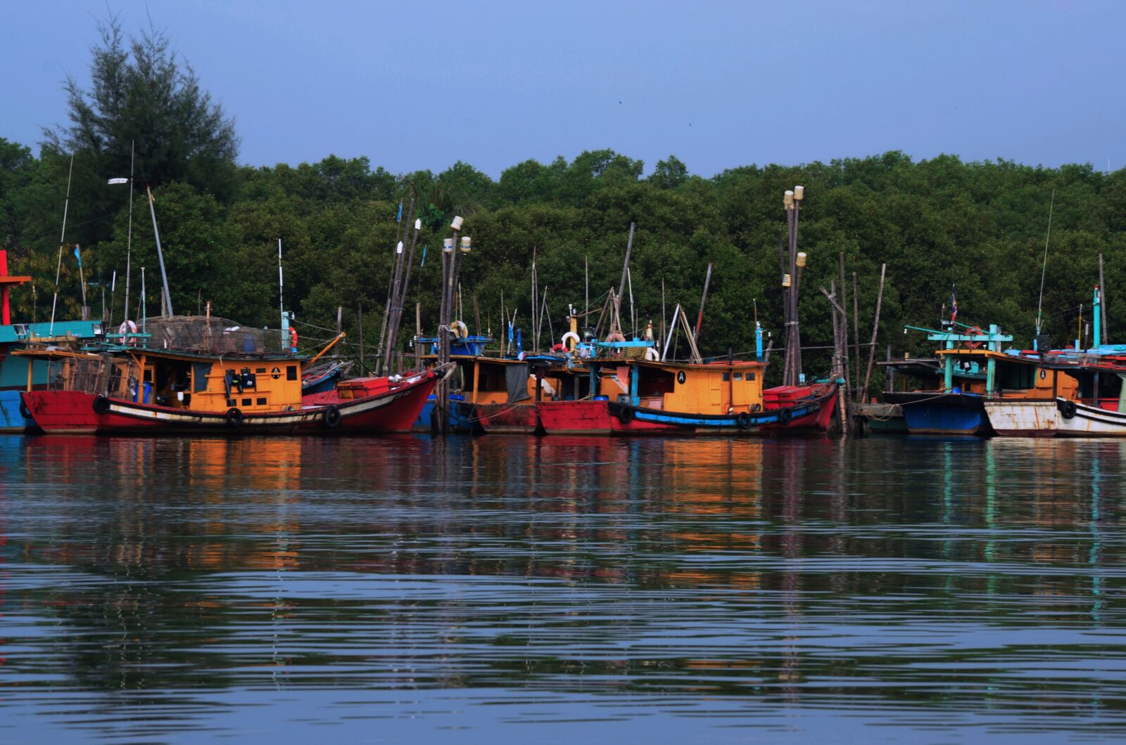 Nikon D7000 sample photo. Fishermen, boat, sea photography