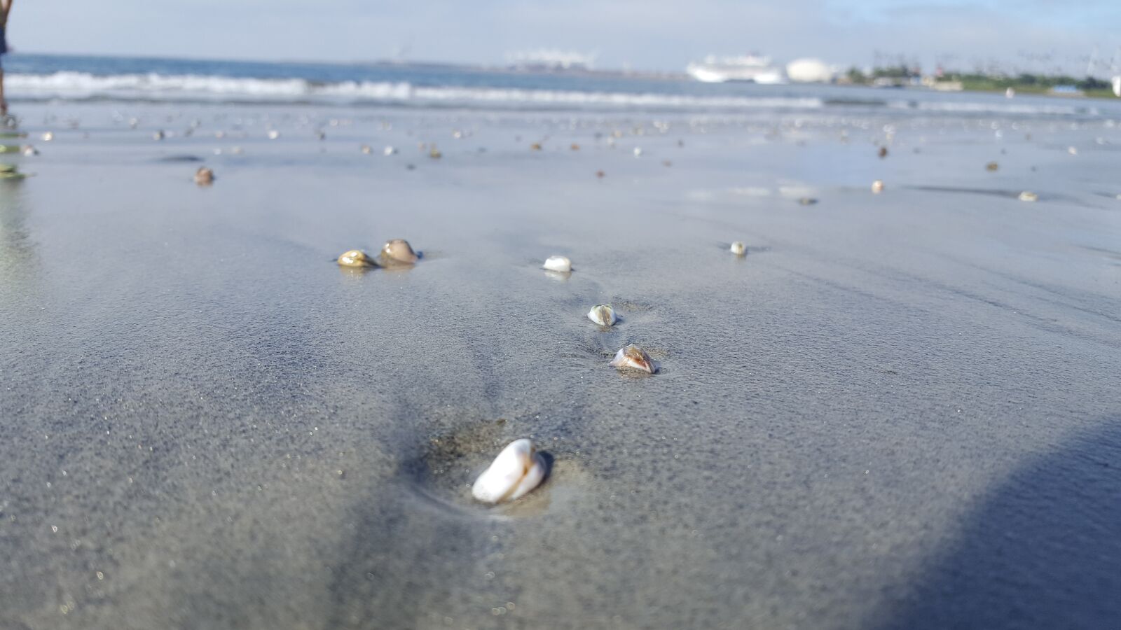 Samsung Galaxy S6 sample photo. Beach, water, rocks photography