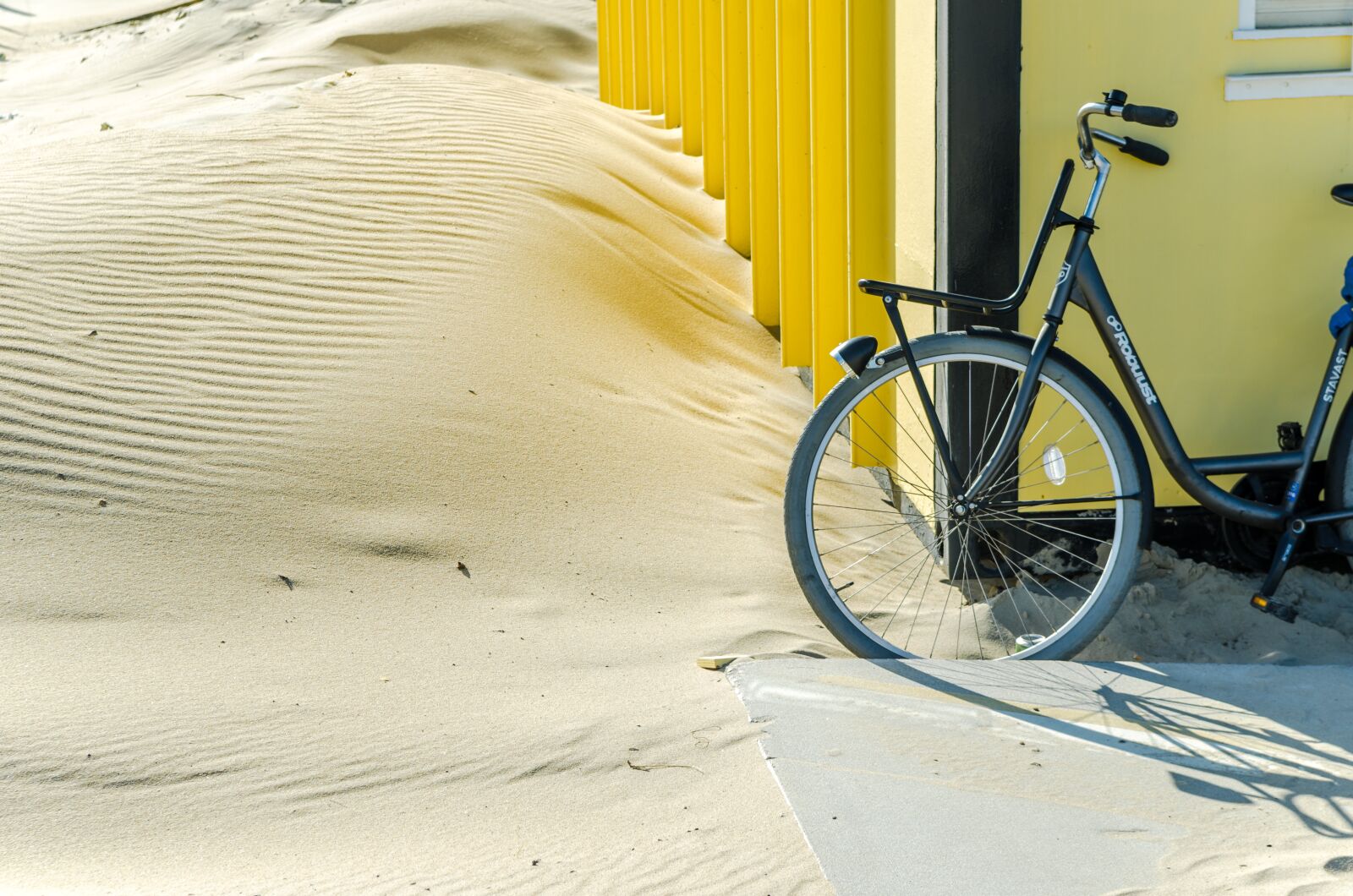 Nikon D7000 sample photo. Beach, bike, sea photography