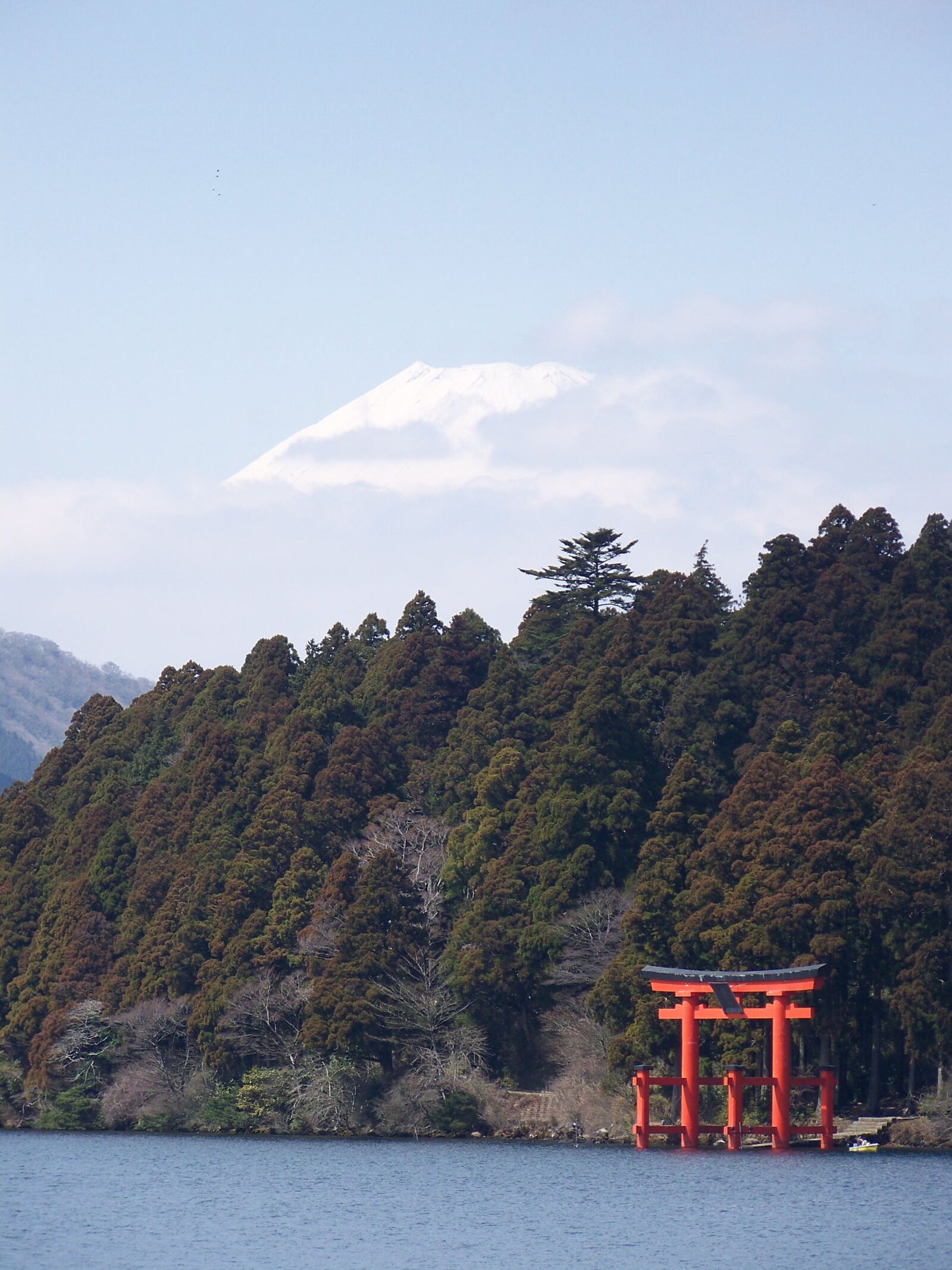 Kodak Z712 IS ZOOM DIGITAL CAMERA sample photo. Mt fuji, hakone, torii photography