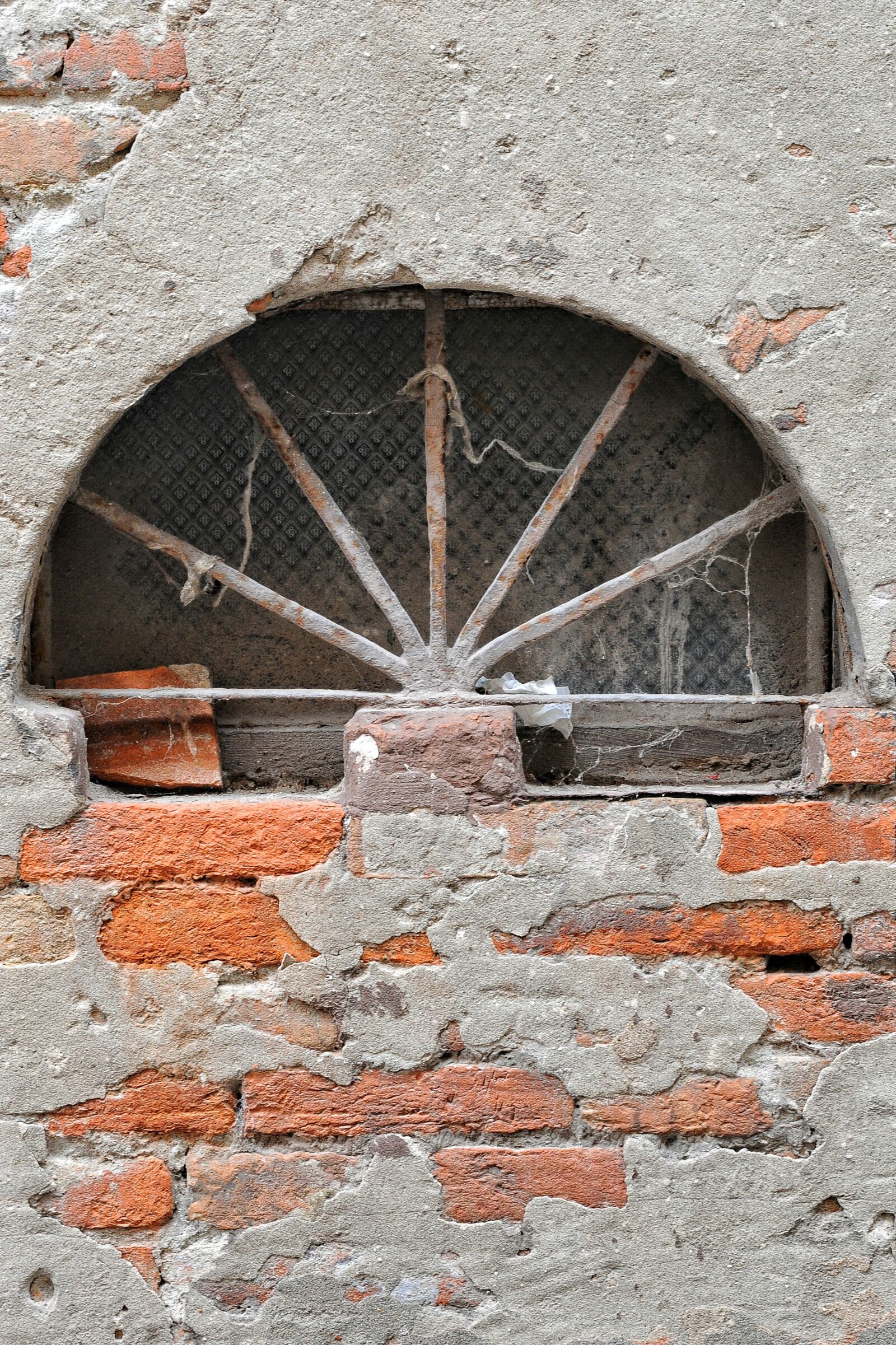 Nikon D700 sample photo. Window, iron, rust photography