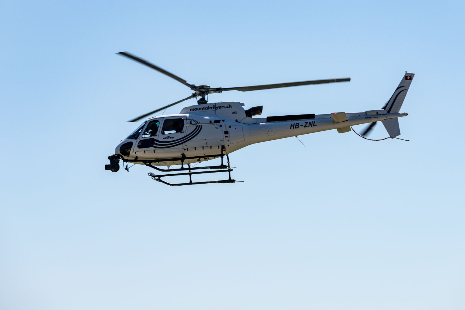 Canon EOS 6D Mark II sample photo. Helicopter, airbus helicopters, aviation photography