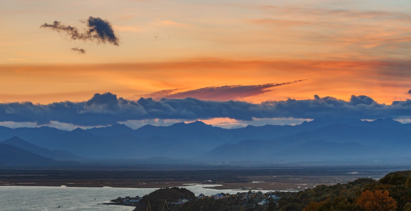 Canon EF 70-200mm F2.8L IS USM sample photo. Kamchatka, sunset, mountains photography