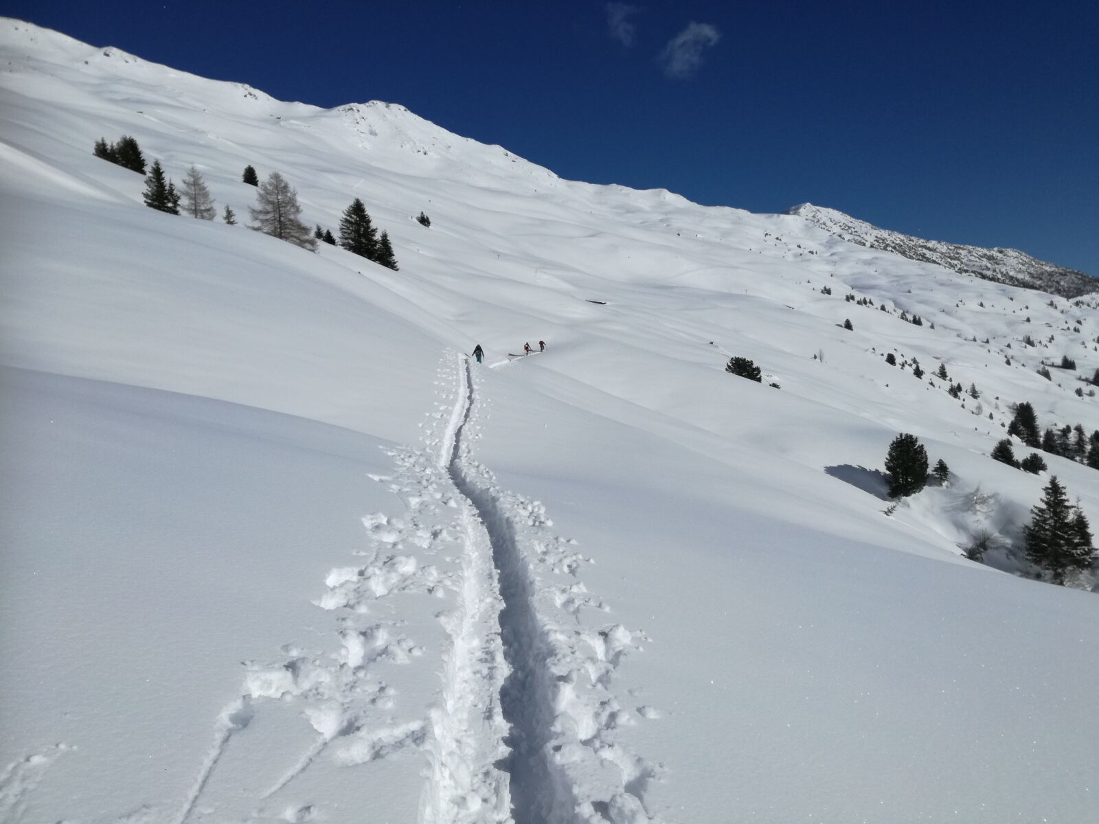 HUAWEI P9 LITE sample photo. Winter, backcountry skiiing, split photography