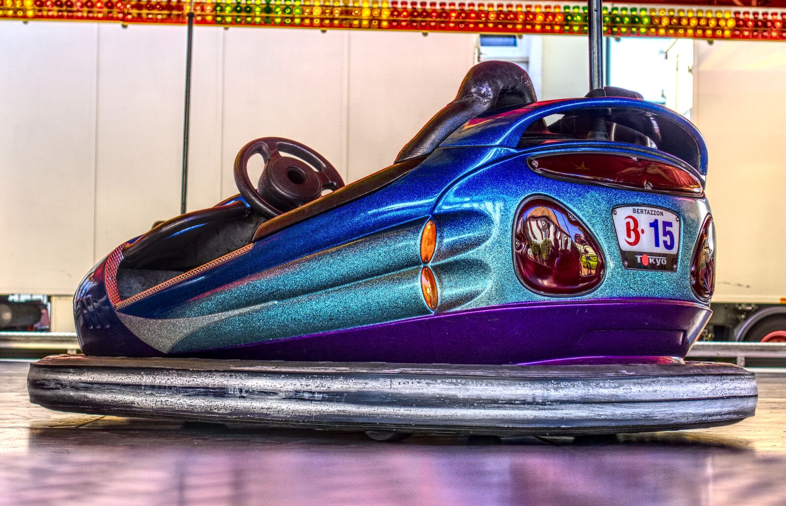 Sony a6000 + Sony E 35mm F1.8 OSS sample photo. Bumper cars, box car photography