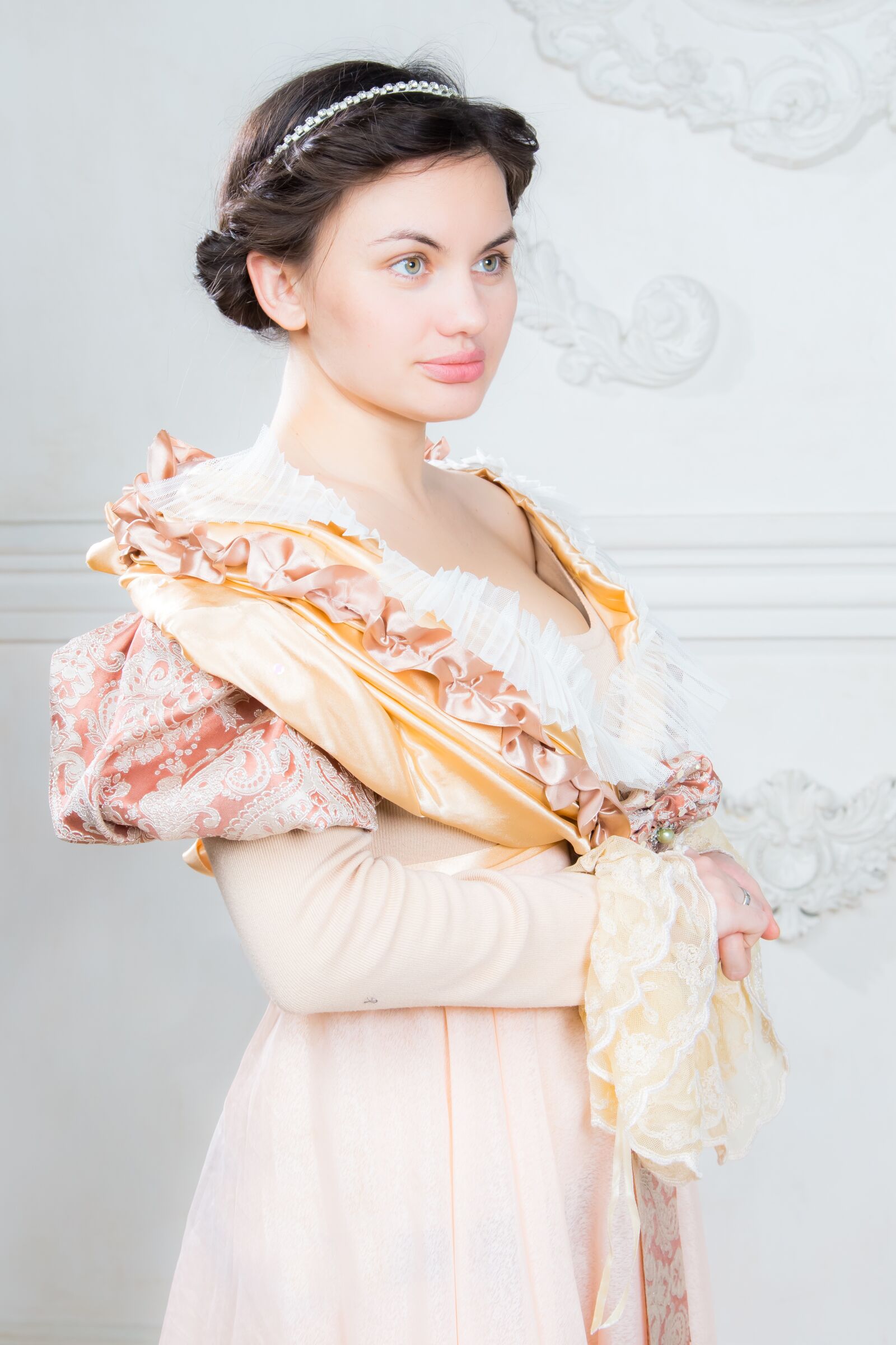 Canon EOS 70D + Canon EF 24-105mm F4L IS USM sample photo. Girl, empire, antique photography