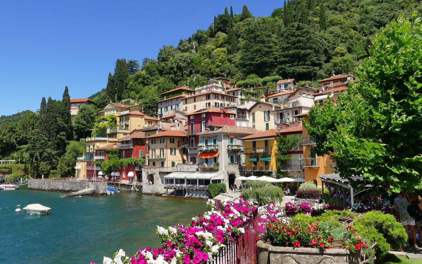 Panasonic Lumix DMC-FZ1000 sample photo. Italy, lake como, varenna photography