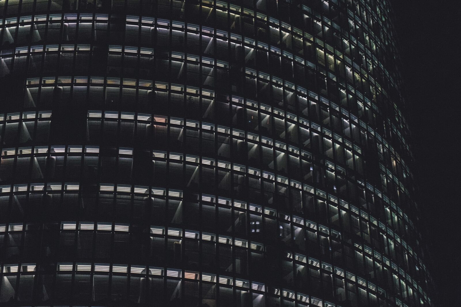 Sony E 16-50mm F3.5-5.6 PZ OSS sample photo. Banks, skyline, architecture photography