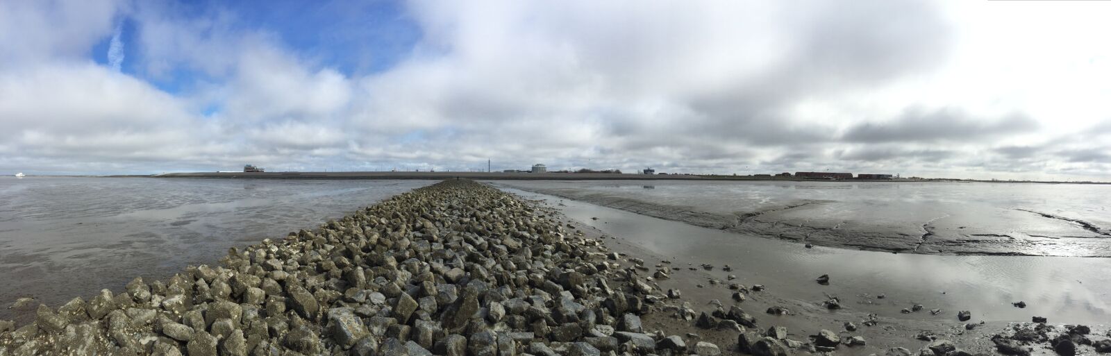 iPhone 6 back camera 4.15mm f/2.2 sample photo. ⁨nationalpark wattenmeer⁩, ⁨norden⁩, ⁨deutschland⁩ photography