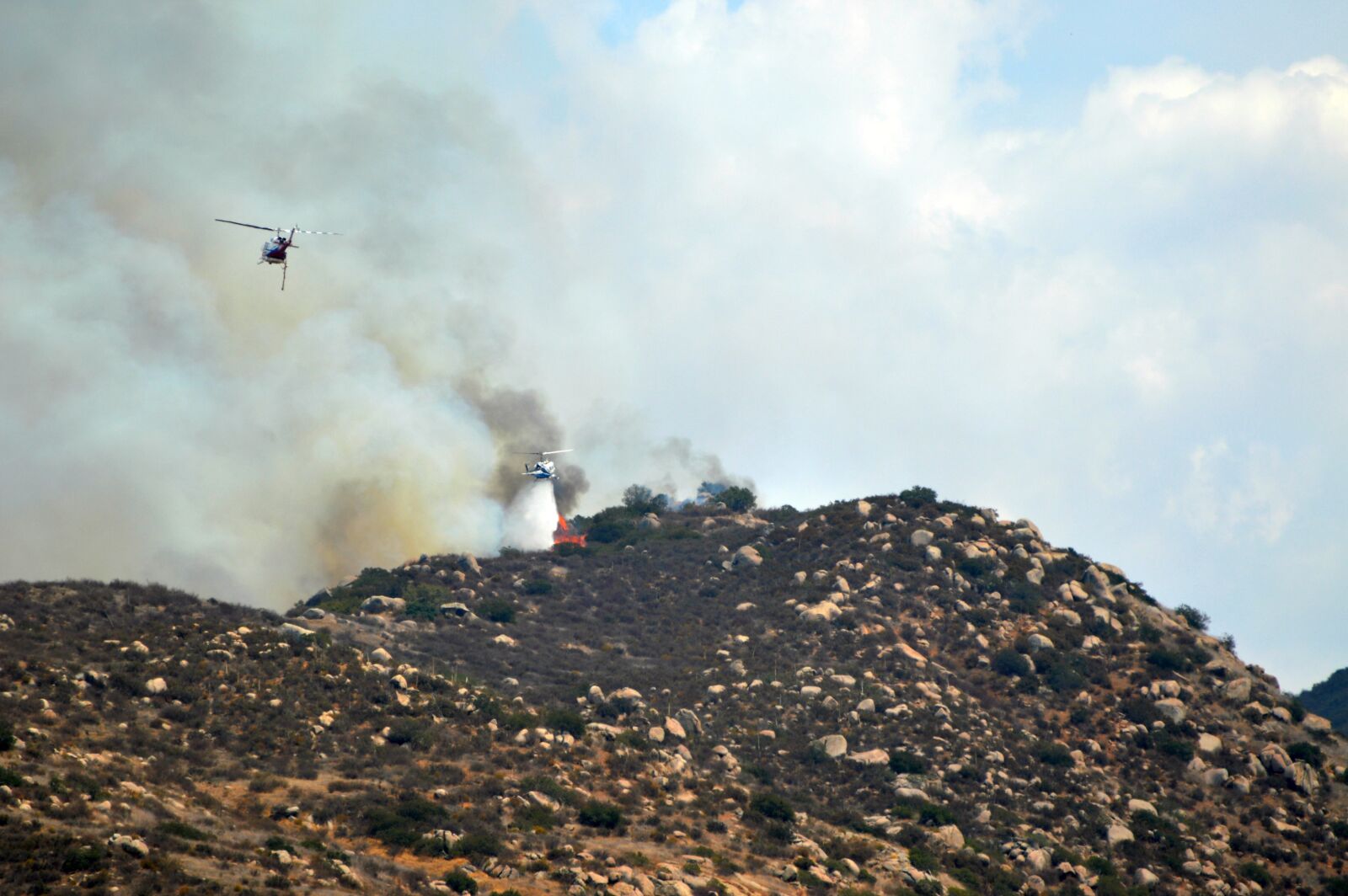 Nikon D3200 sample photo. Helicopters, wildfire, water photography