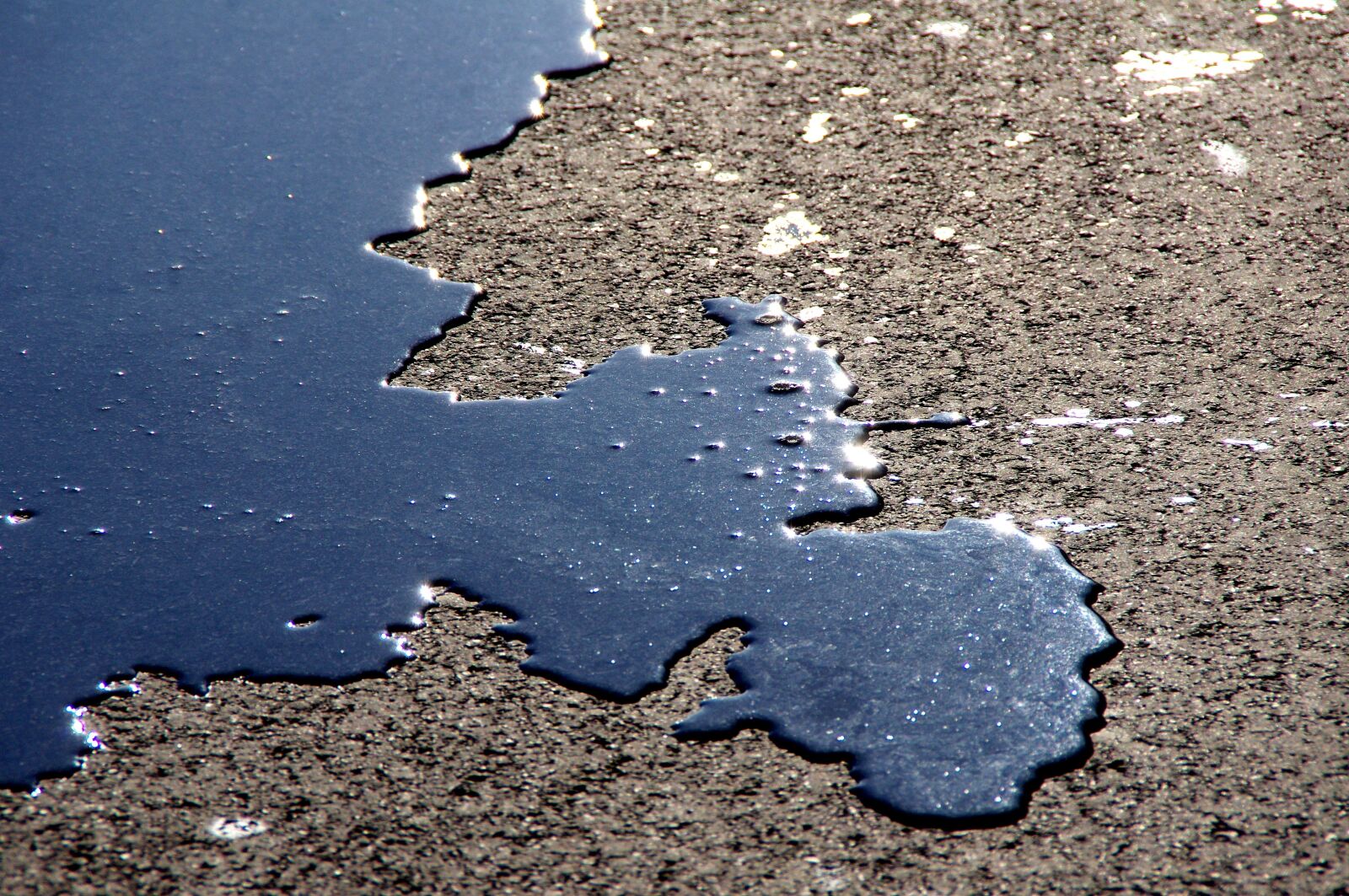 Pentax K-x sample photo. Oil, asphalt, water photography