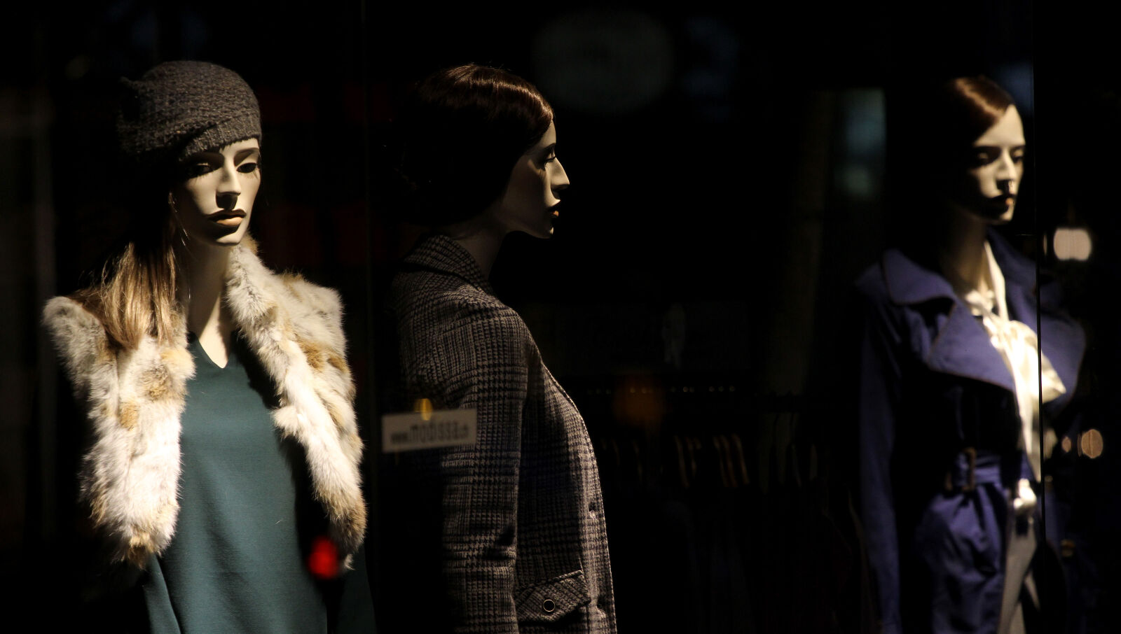 Canon EOS 7D sample photo. Shopwindow, zurich photography