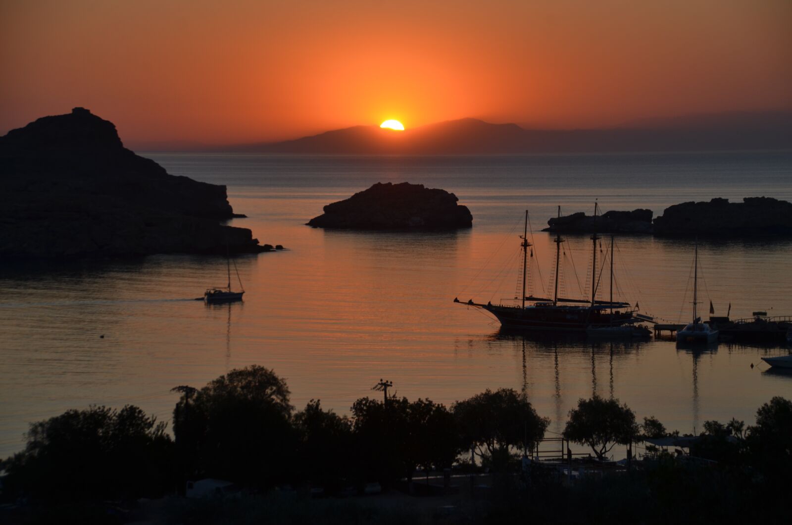 Nikon D7000 sample photo. Rhodes, lindos, sun photography