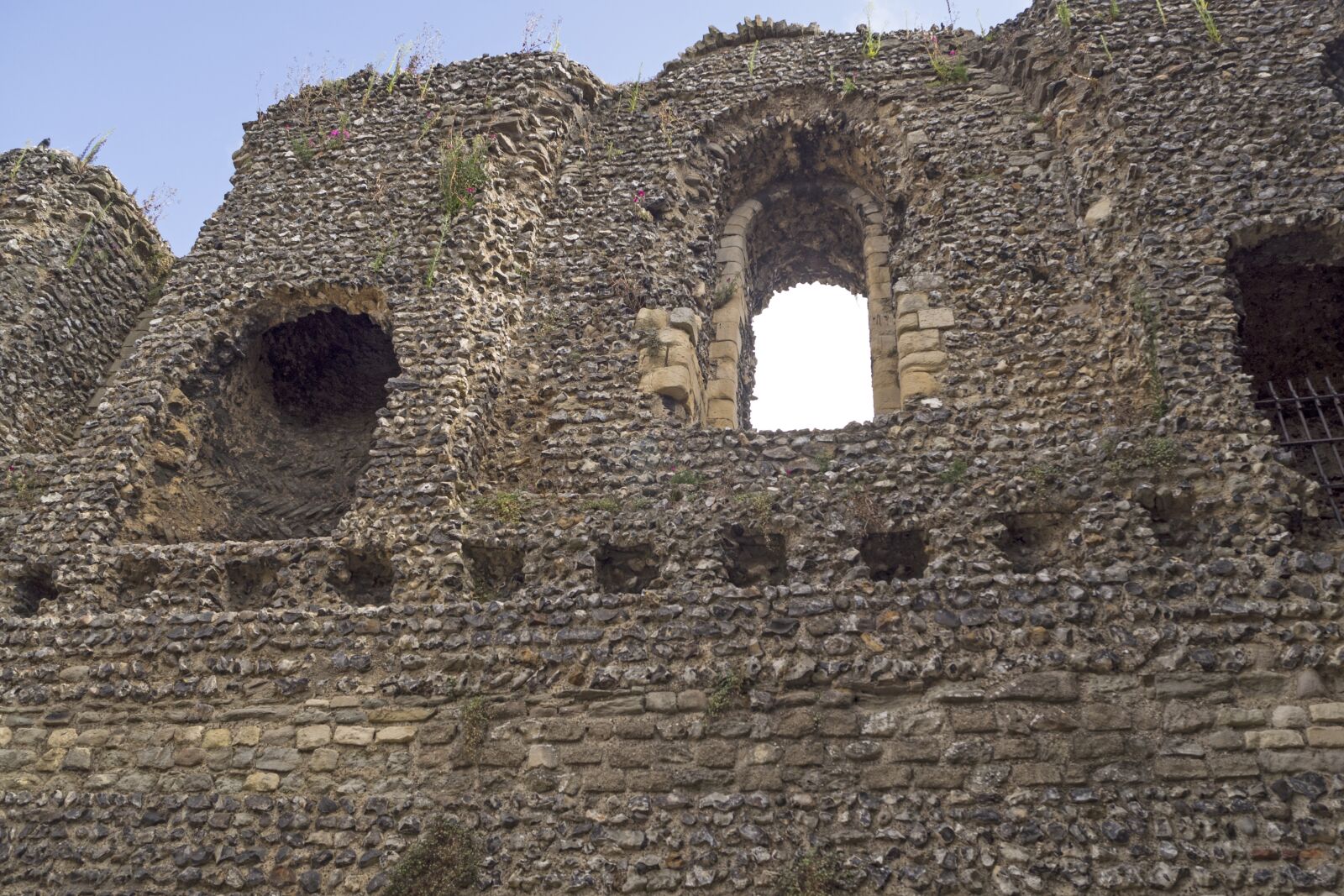Olympus OM-D E-M10 sample photo. Canterbury castle, castle, burgruine photography
