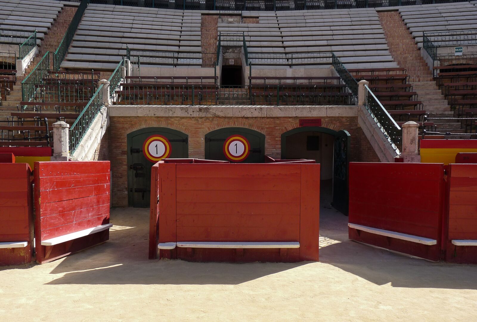 Panasonic Lumix DMC-FZ28 sample photo. Spain, arenas, bullfight photography