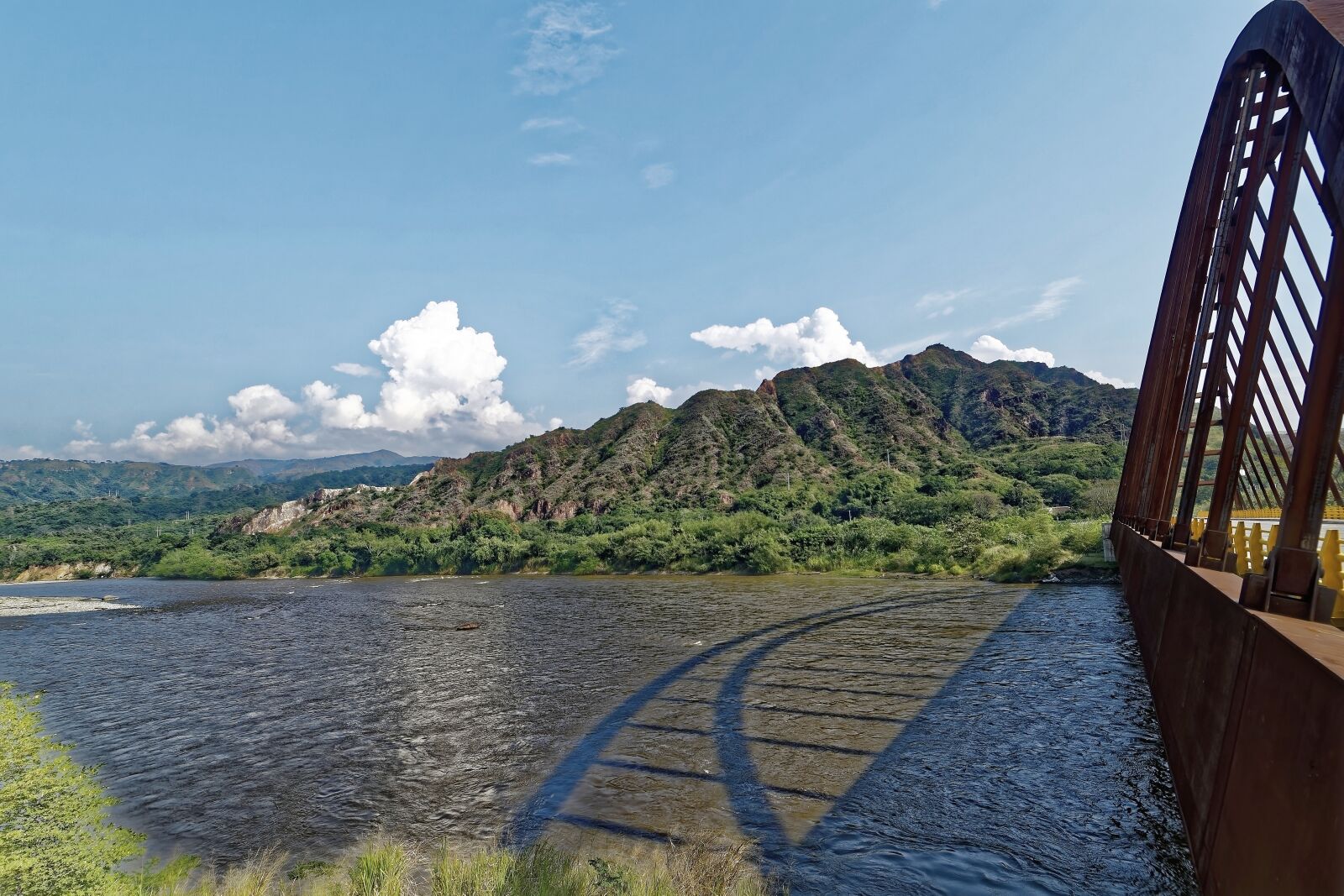 Nikon D500 sample photo. Colombia, rio magdalena, bridge photography