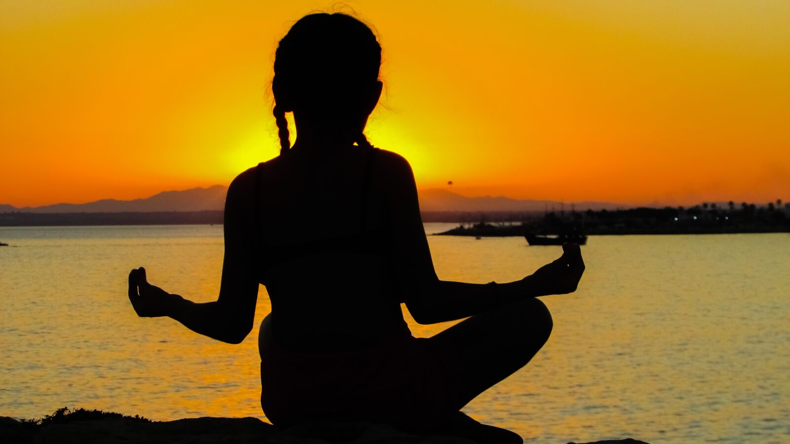 Canon PowerShot SX400 IS sample photo. Girl, sunset, meditation photography