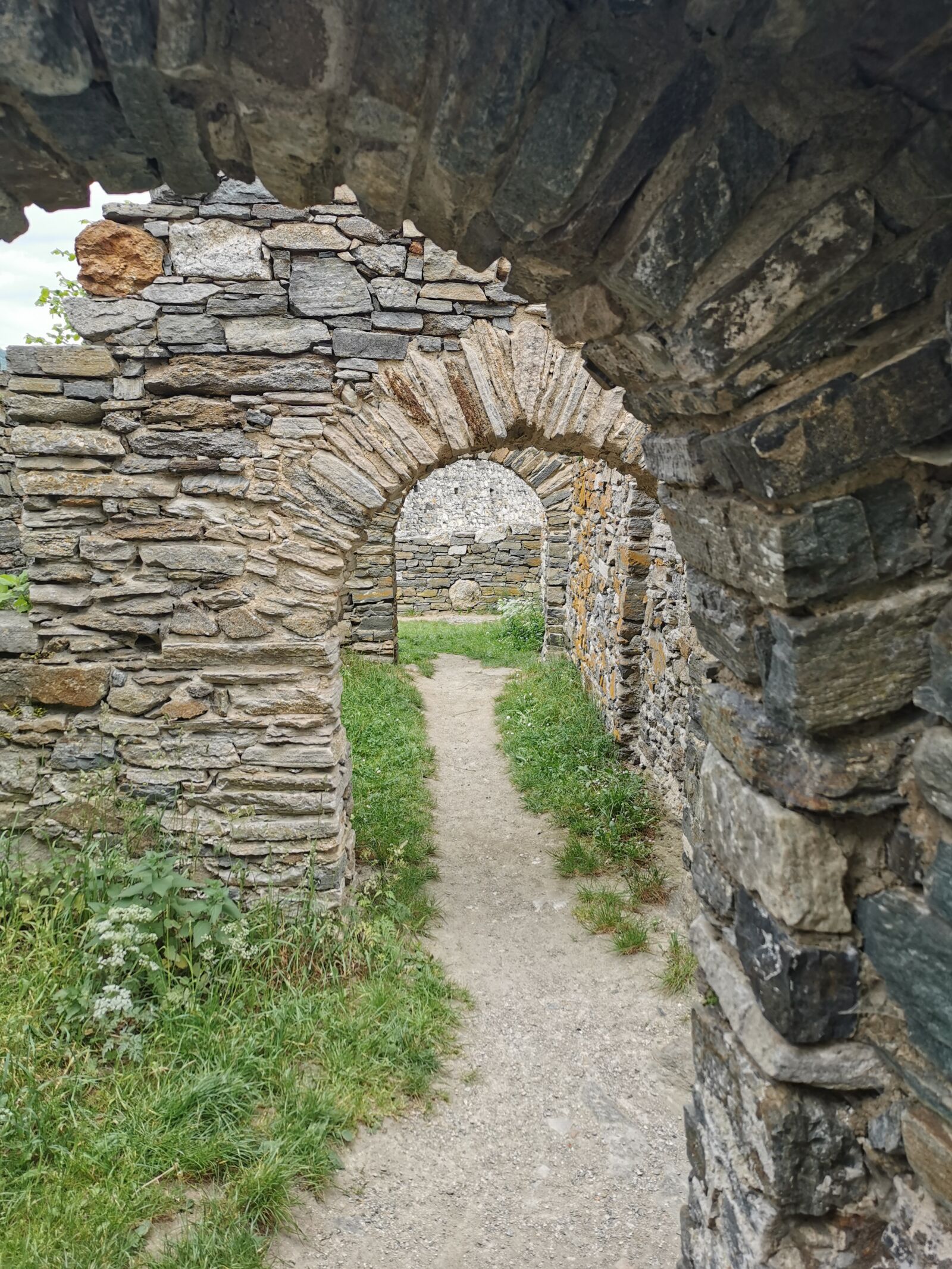 HUAWEI P30 sample photo. Ruin, castle, input photography