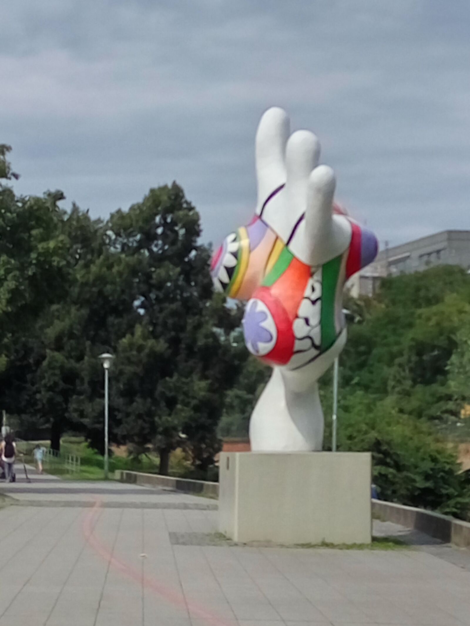 Xiaomi HM Note 2 sample photo. Hanover, nanas, sculptures photography
