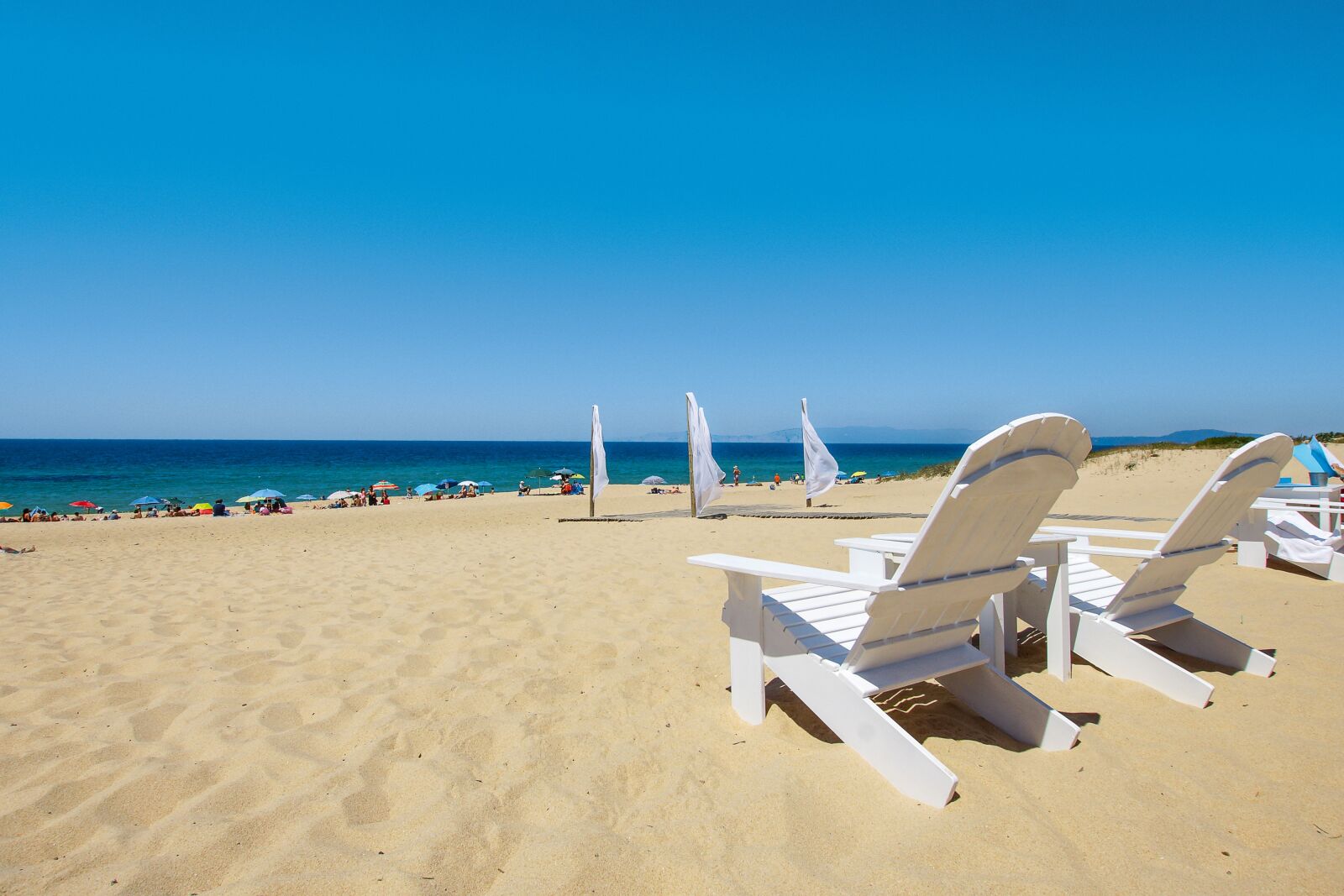 Sony SLT-A77 + 10-20mm F3.5 sample photo. Beach, chair, deck chair photography